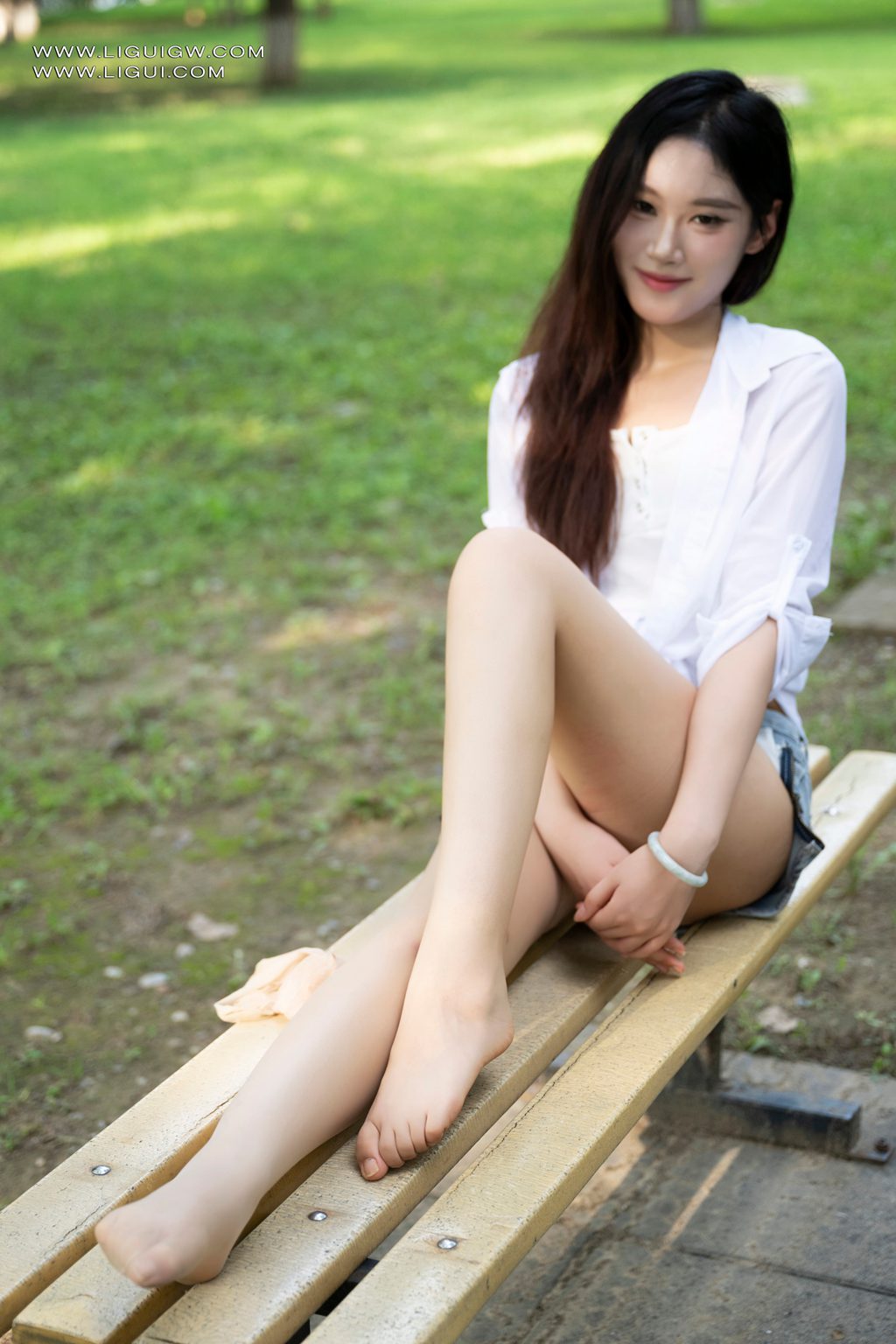 [Ligui丽柜] 2025.11.14 白纱透肤林中漫游 昆昆 [64P/74MB] Ligui丽柜-第3张