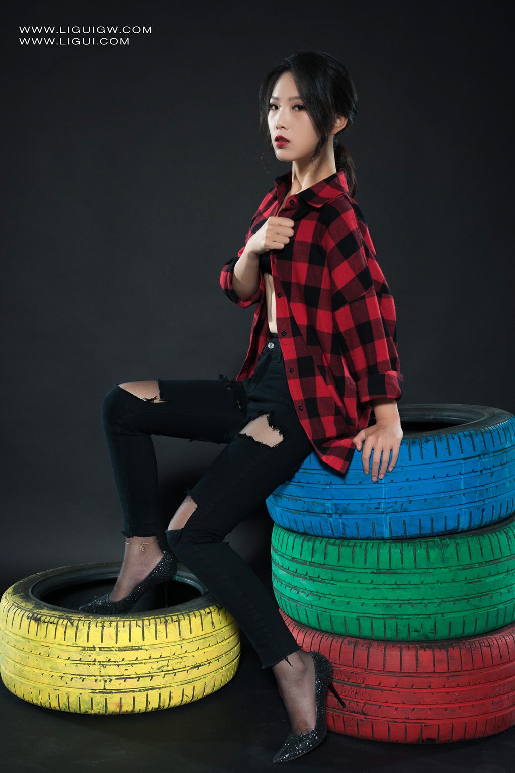 [Ligui丽柜] 2025.11.03《红与黑的机情碰撞》维拉 Weila [64P/80MB] Ligui丽柜-第3张