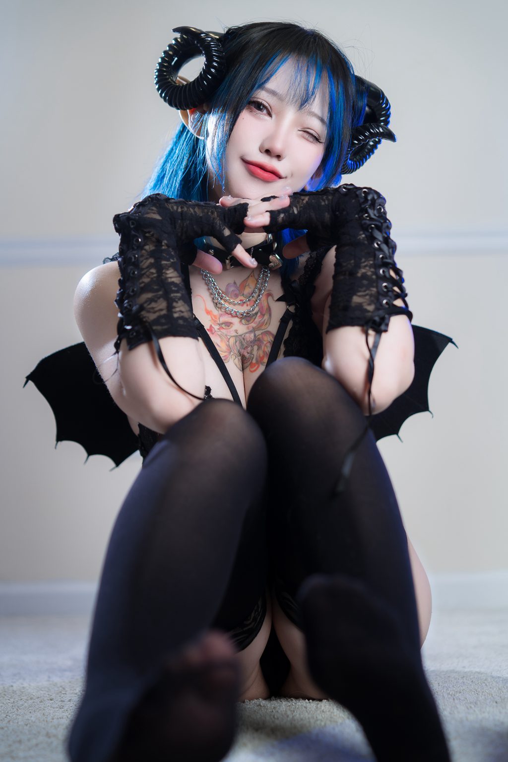 网紅Coser@狐洛洛子 –深蓝魅魔 [46P-580MB] 网红写真-第2张