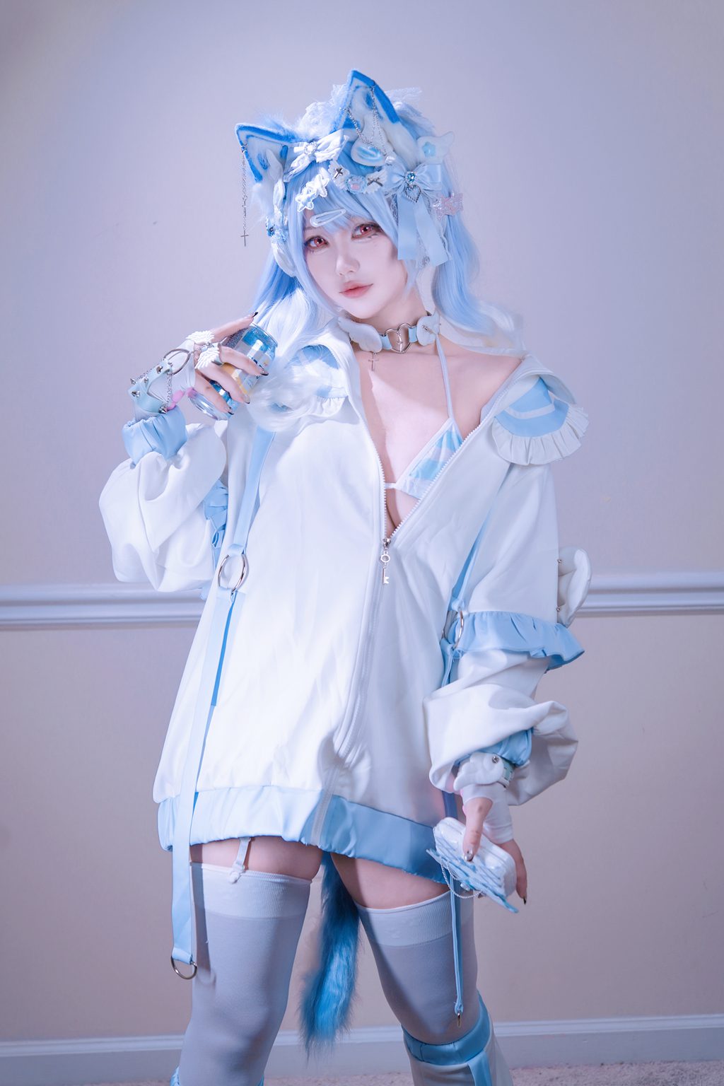 网紅Coser@狐洛洛子 –水色猫猫头 [40P-701MB] 网红写真-第2张