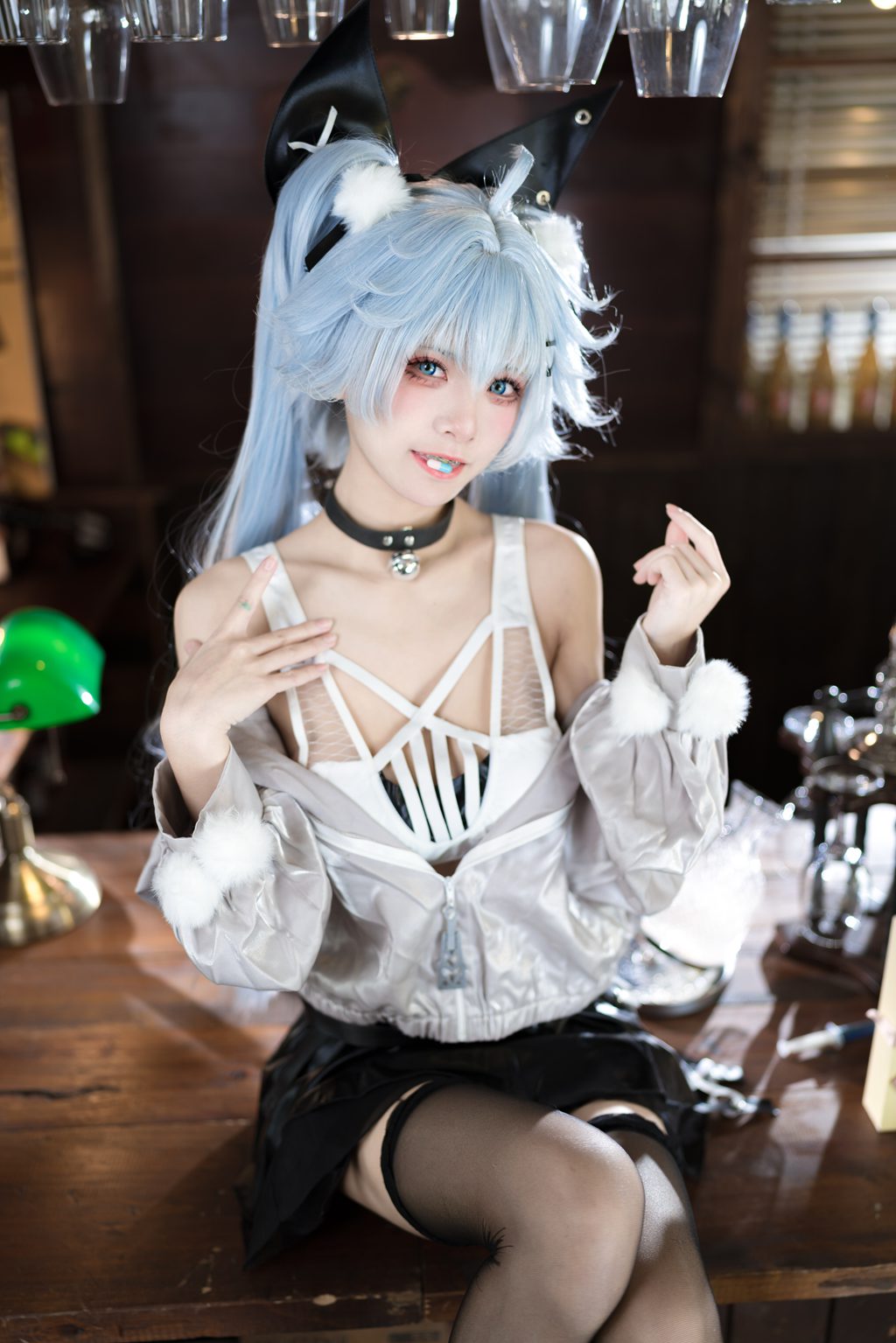 人气Coser@九柒喵 芙洛伦 药心 少女前线[29P-167.1M] 网红写真-第2张