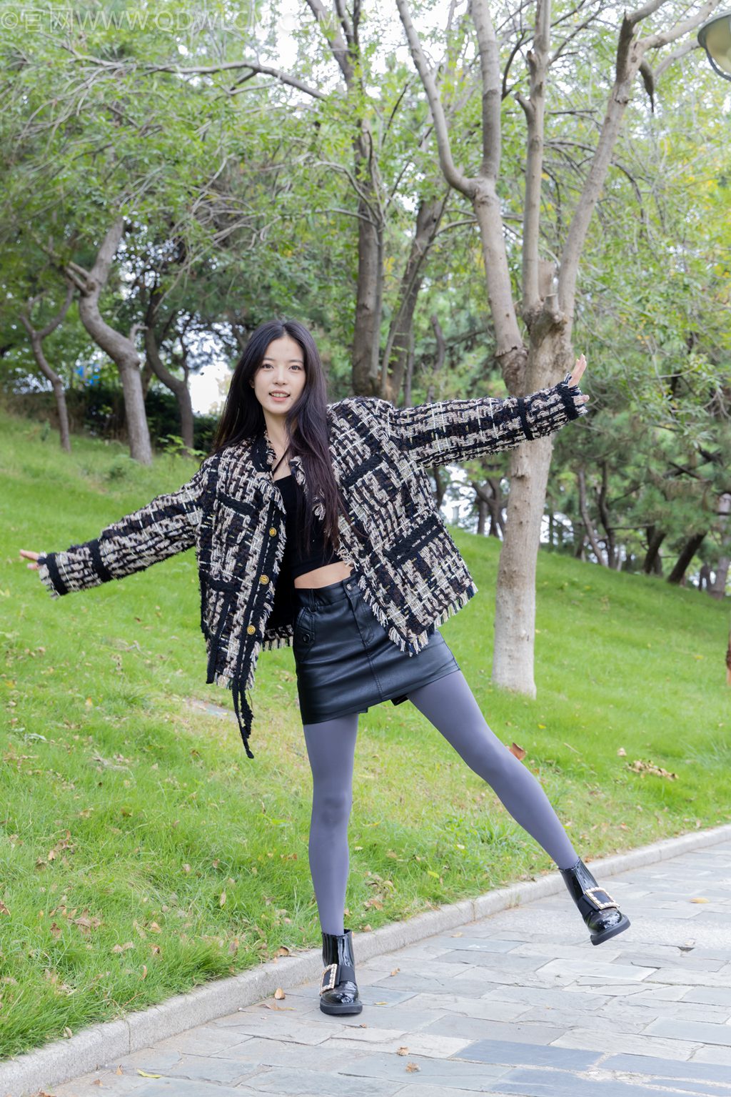 勿恋传媒 NO.2549 茯苓-秋色的尾声 [250P/1V/5.19GB] 其它写真-第2张