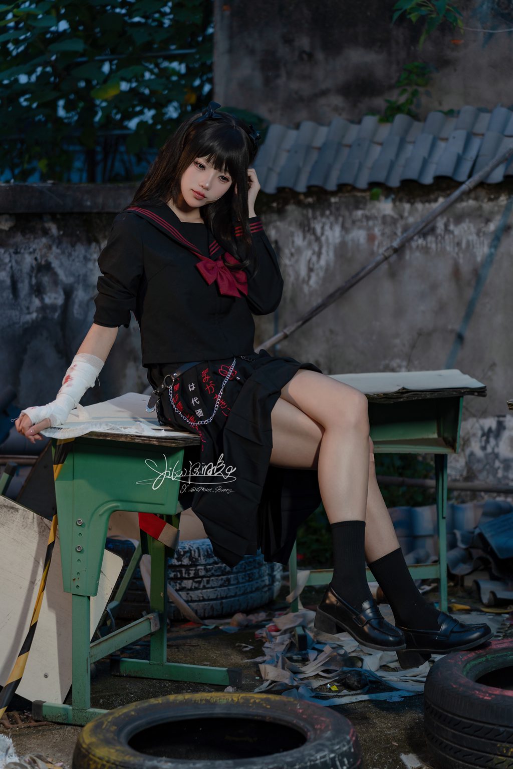 网紅博主@咬一口兔娘 不良女高 [74P/1V/1.34GB] 网红写真-第1张