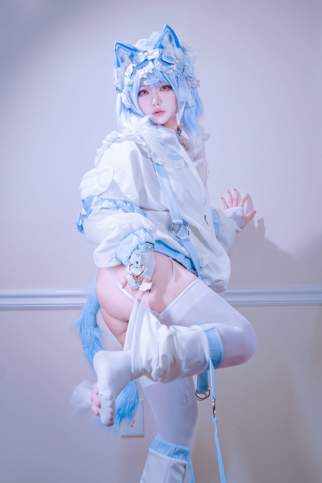 网紅Coser@狐洛洛子 –水色猫猫头 [40P-701MB] 网红写真-第1张
