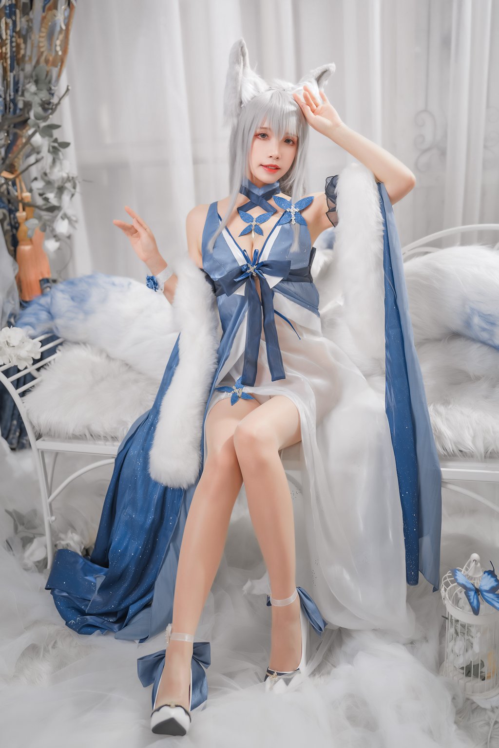 动漫Coser@Neko-薇薇 –信浓礼服[30P-74.2M] 网红写真-第1张