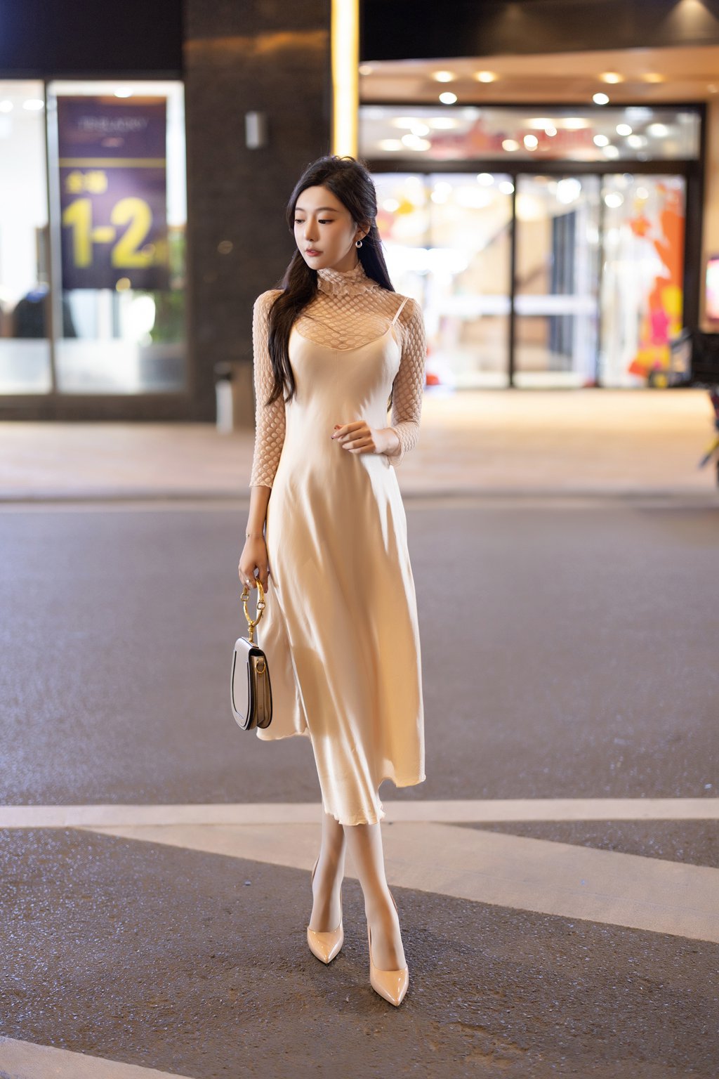 秀人模特@王馨瑶Yanni –白色丝袜[121P/781MB] 年费专享-第1张