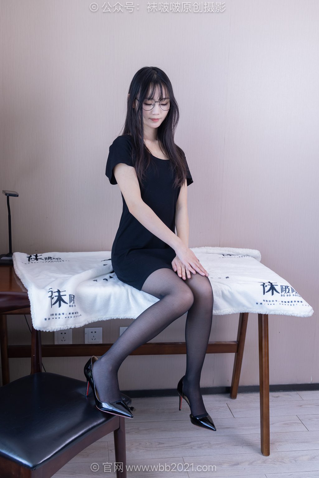 [BoBoSocks袜啵啵] NO.607 甜甜圈-高跟鞋、薄嘿丝 [147P/1V/5.54GB] 年费专享-第1张