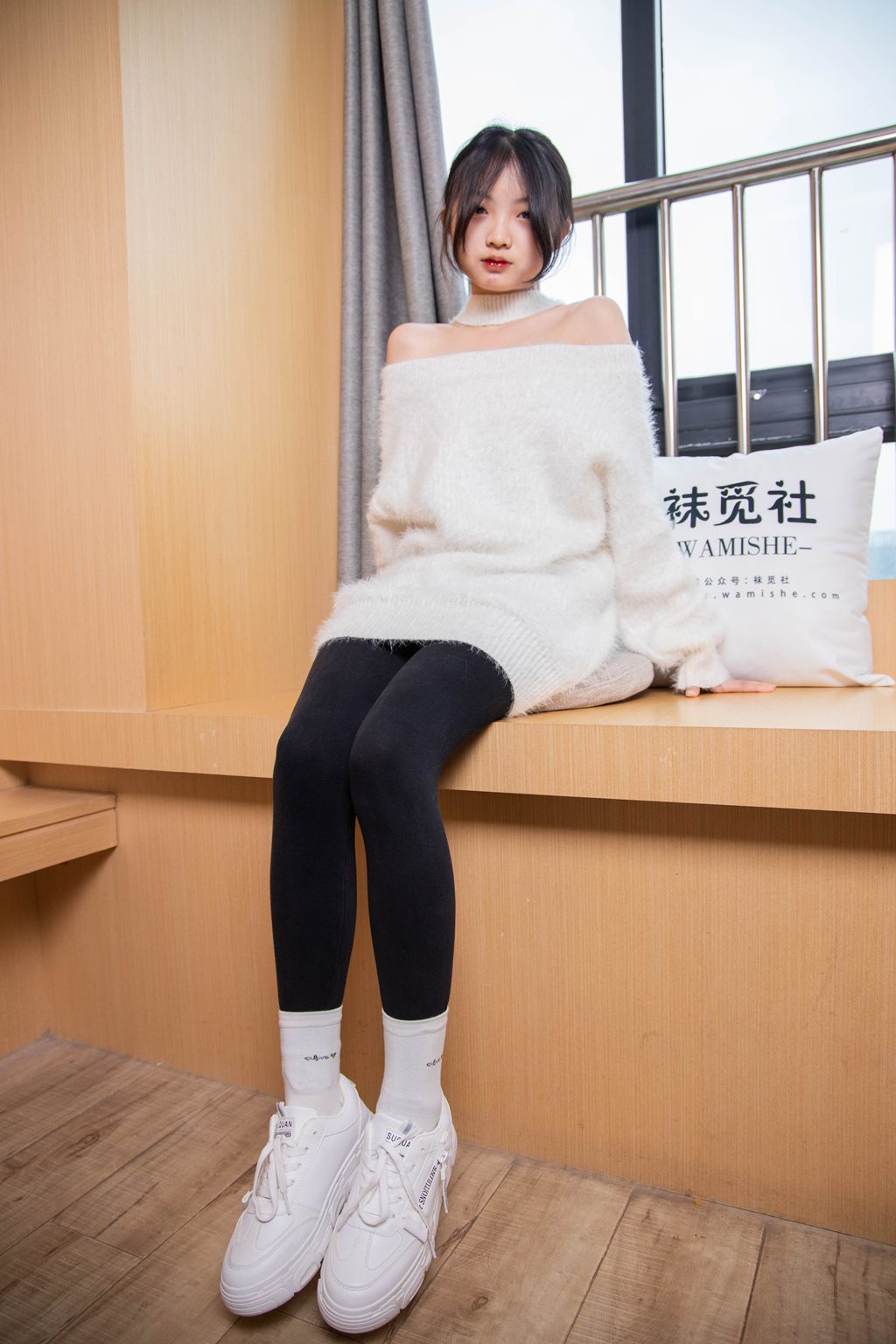 [袜觅社] 淘宝素材 第三期 香香 [102P/1V/1.15G] 年费专享-第1张