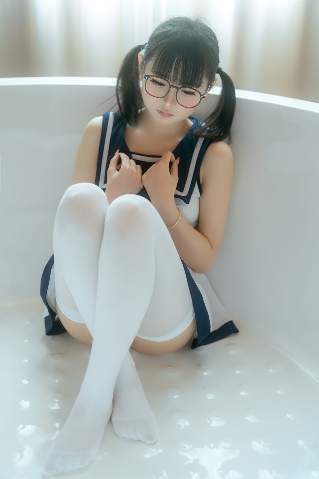 网紅Coser@幼水铃衣 –梦浴少女[81P-1V-2.23G] 网红写真-第1张