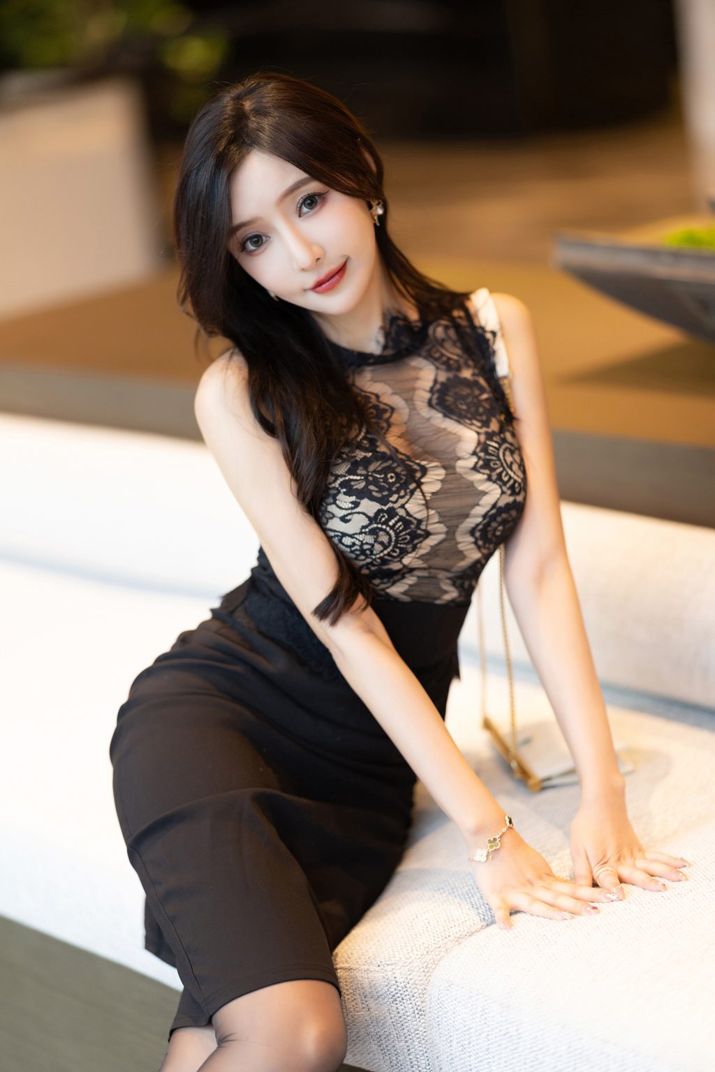 秀人模特@王馨瑶Yanni –吊带连衣长裙[103P/744MB] 年费专享-第1张