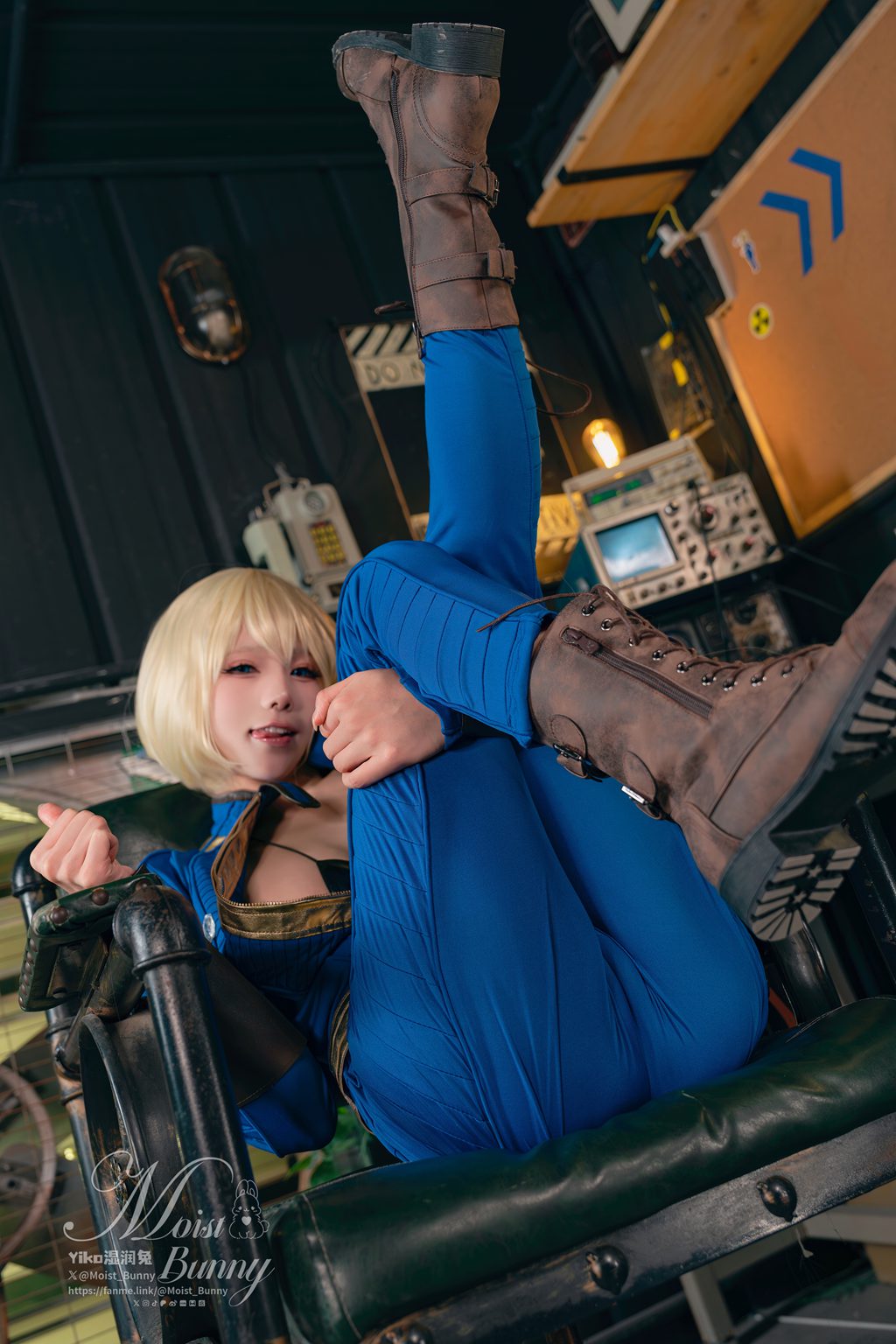 网紅博主@咬一口兔娘(黏黏团子兔) 十二月作品『辐射-灰烬余生』[75P 1V-1.29G] 网红写真-第4张