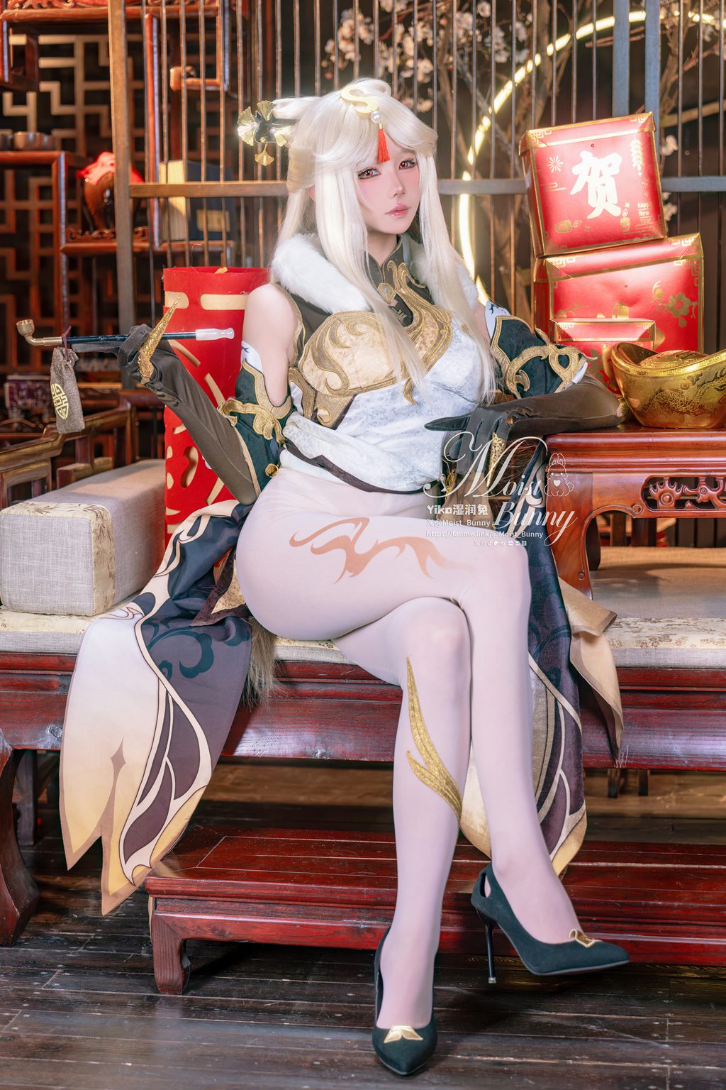 网紅博主@咬一口兔娘(黏黏团子兔)  2月作品『金蛇来财 凝光贺岁』Good night kiss[90P-1V-1.34G] 网红写真-第4张