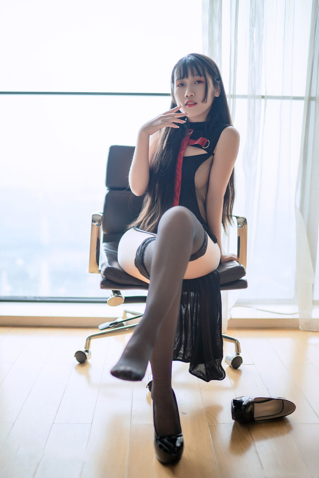 动漫博主@不呆猫 连体黑丝 [35P-324MB] 网红写真-第3张