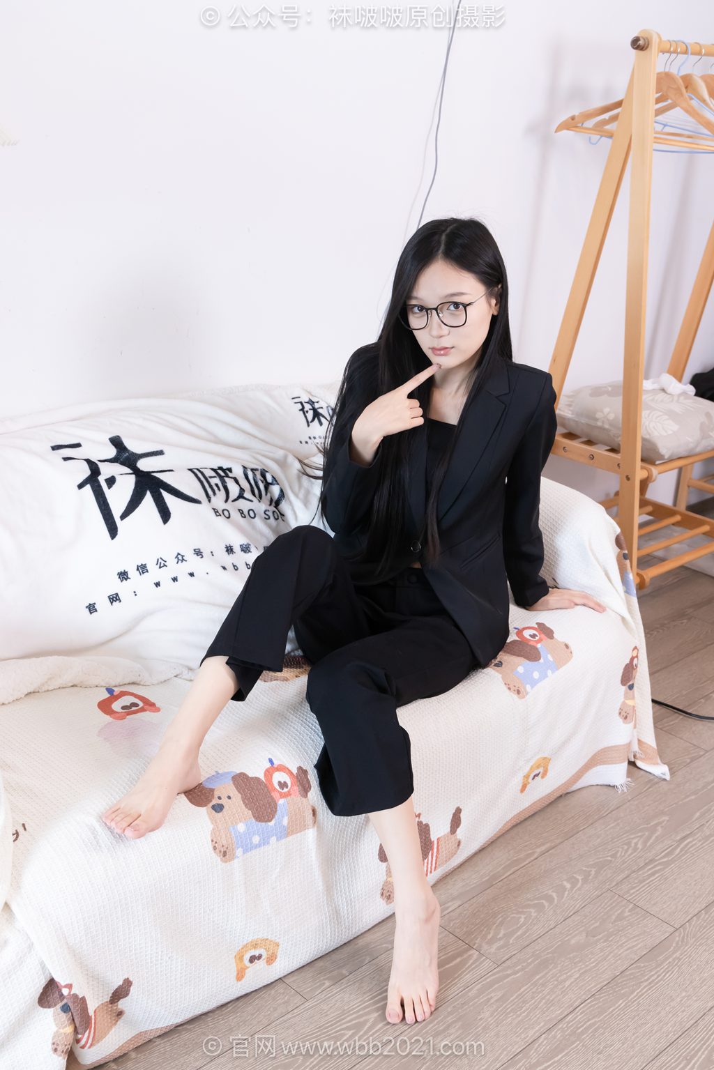 [BoBoSocks袜啵啵] NO.617 焦糖-高跟鞋、短肉丝、白船袜、裸足、ol制服 [220P/1V/6.95GB] 年费专享-第3张