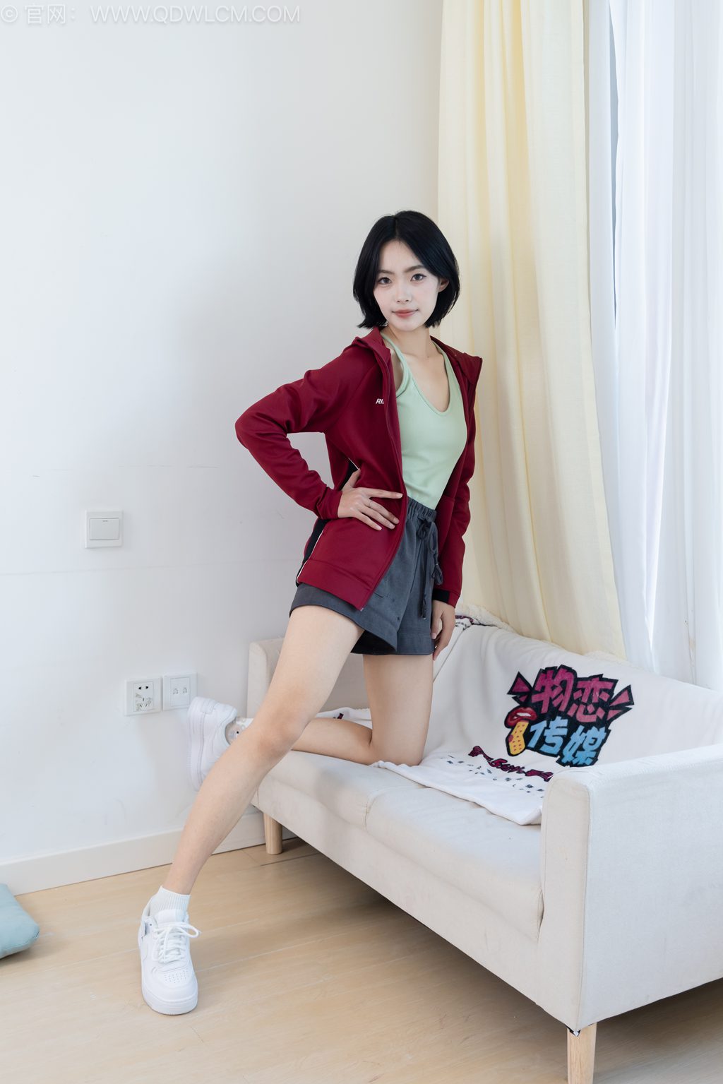 勿恋传媒 NO.2572 小爱-婆娑的树影 [151P/1V/3.32GB] 其它写真-第3张