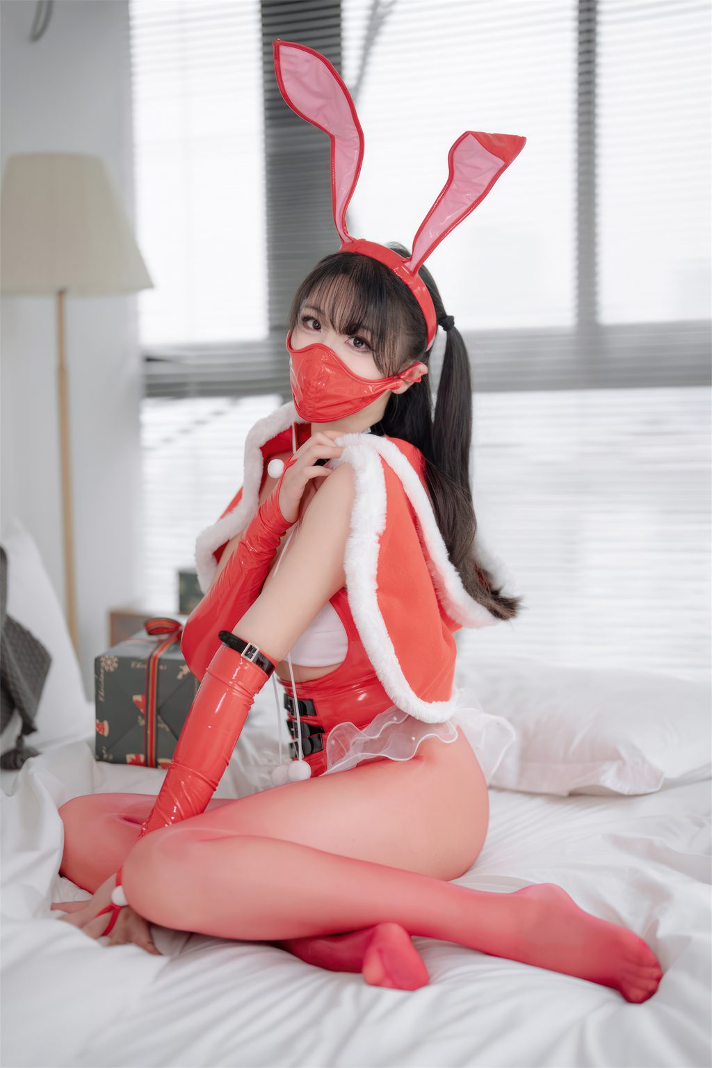 动漫Coser@轩萧 圣诞红丝兔女郎[45P-1V-729.6M] 网红写真-第3张