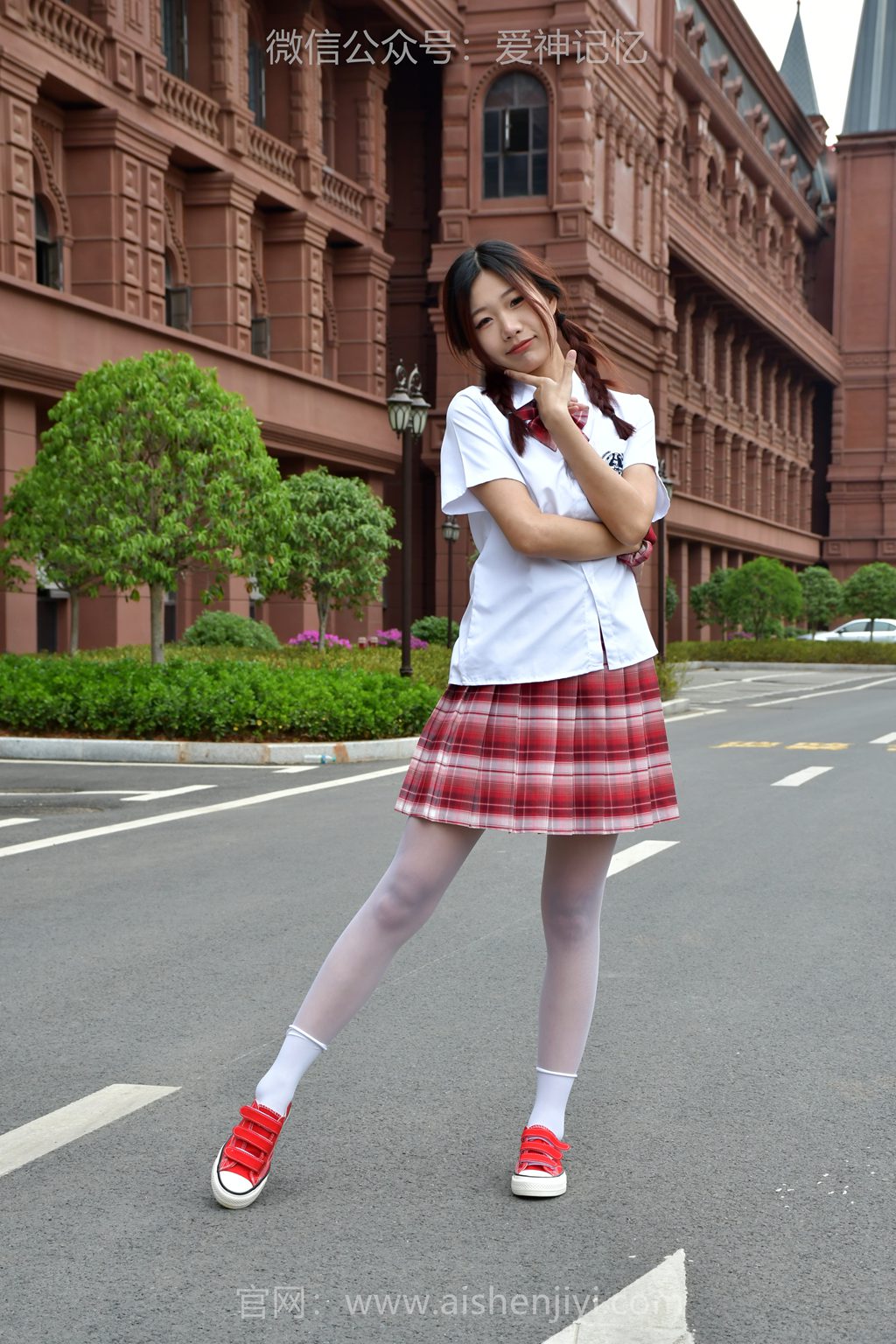 爱神记忆@NO.138 阿若~《手拎红鞋》午后，在空无一人的大道上玩了半小时。[100P/1.82GB] 年费专享-第2张