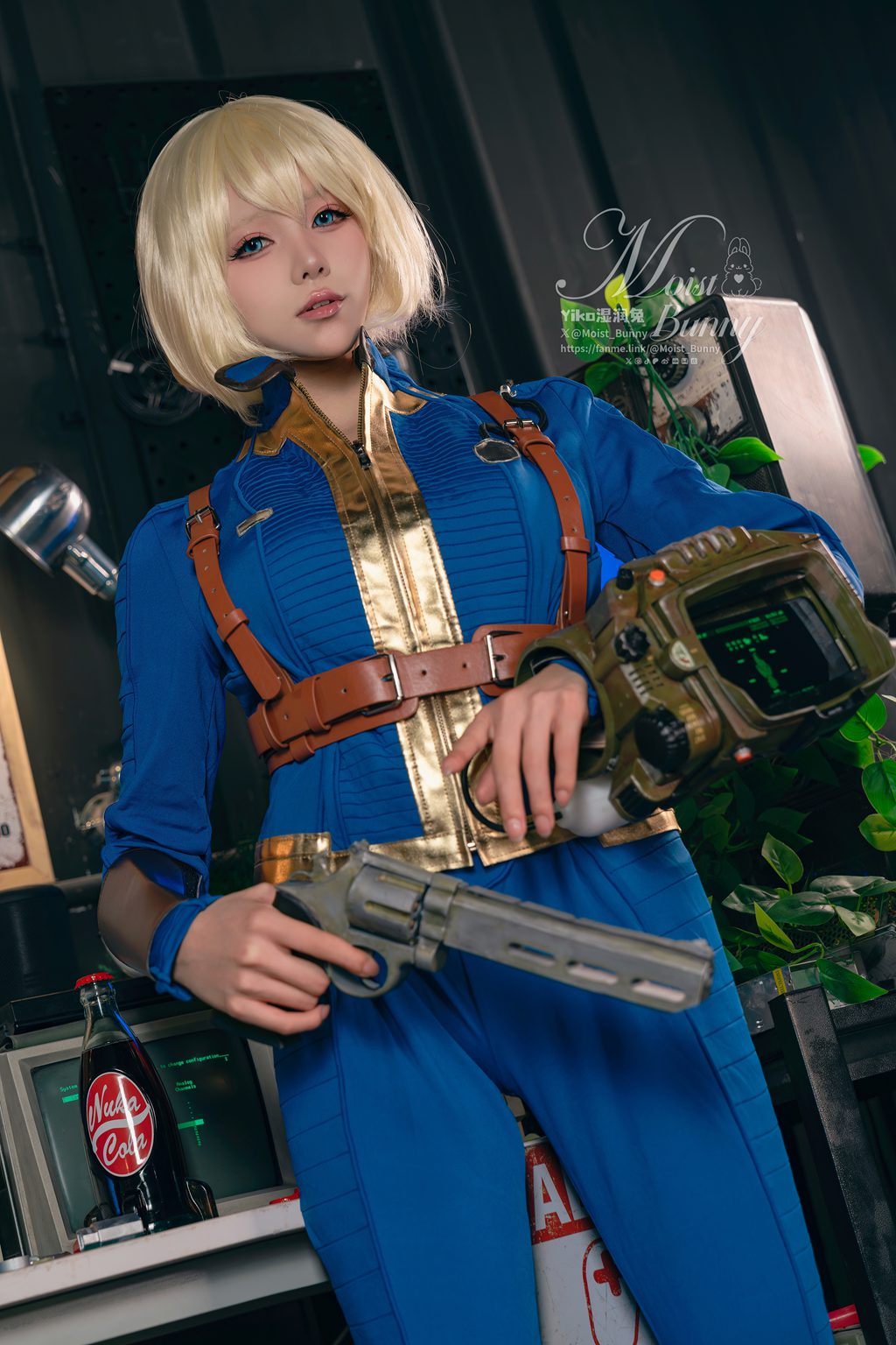 网紅博主@咬一口兔娘(黏黏团子兔) 十二月作品『辐射-灰烬余生』[75P 1V-1.29G] 网红写真-第2张