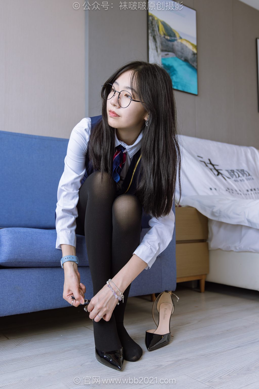 [BoBoSocks袜啵啵] NO.620 小甜豆-高跟鞋、厚嘿丝、银行制服 [140P/2V/6.11GB] 年费专享-第2张