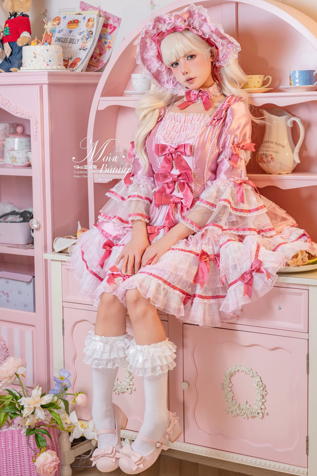 网紅博主@咬一口兔娘(黏黏团子兔) 25年01月作品『丝绒粉黛』 小舞蹈[86P-2V-2.22G] 网红写真-第1张