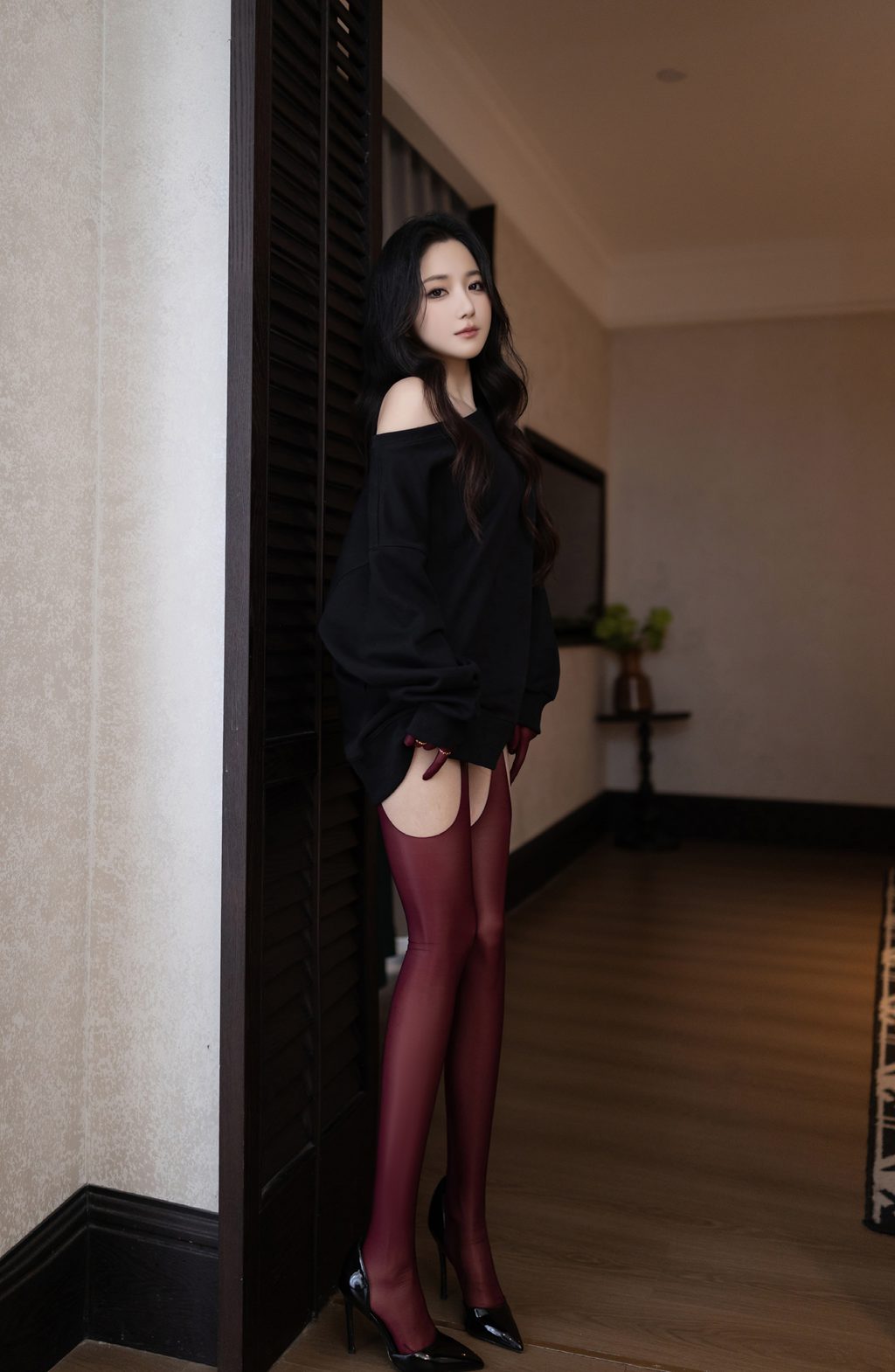 秀人内购@鱼子酱Fish – 内购系列 红与黑[120P/1.44GB] 其它写真-第1张