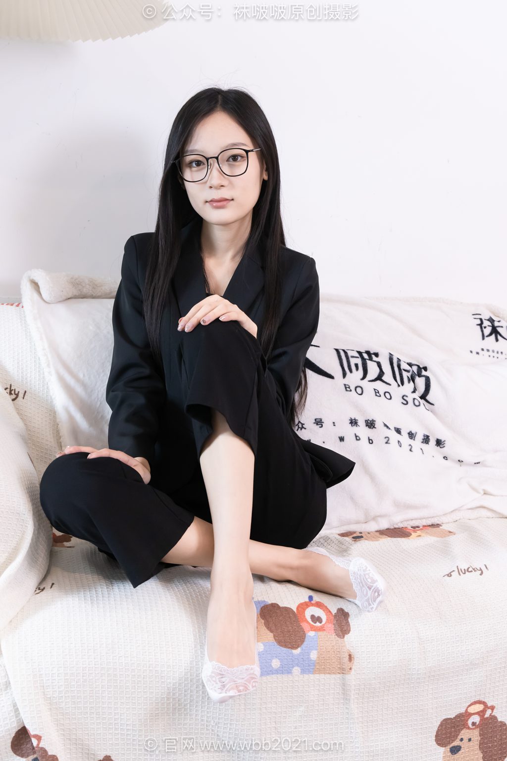 [BoBoSocks袜啵啵] NO.617 焦糖-高跟鞋、短肉丝、白船袜、裸足、ol制服 [220P/1V/6.95GB] 年费专享-第2张