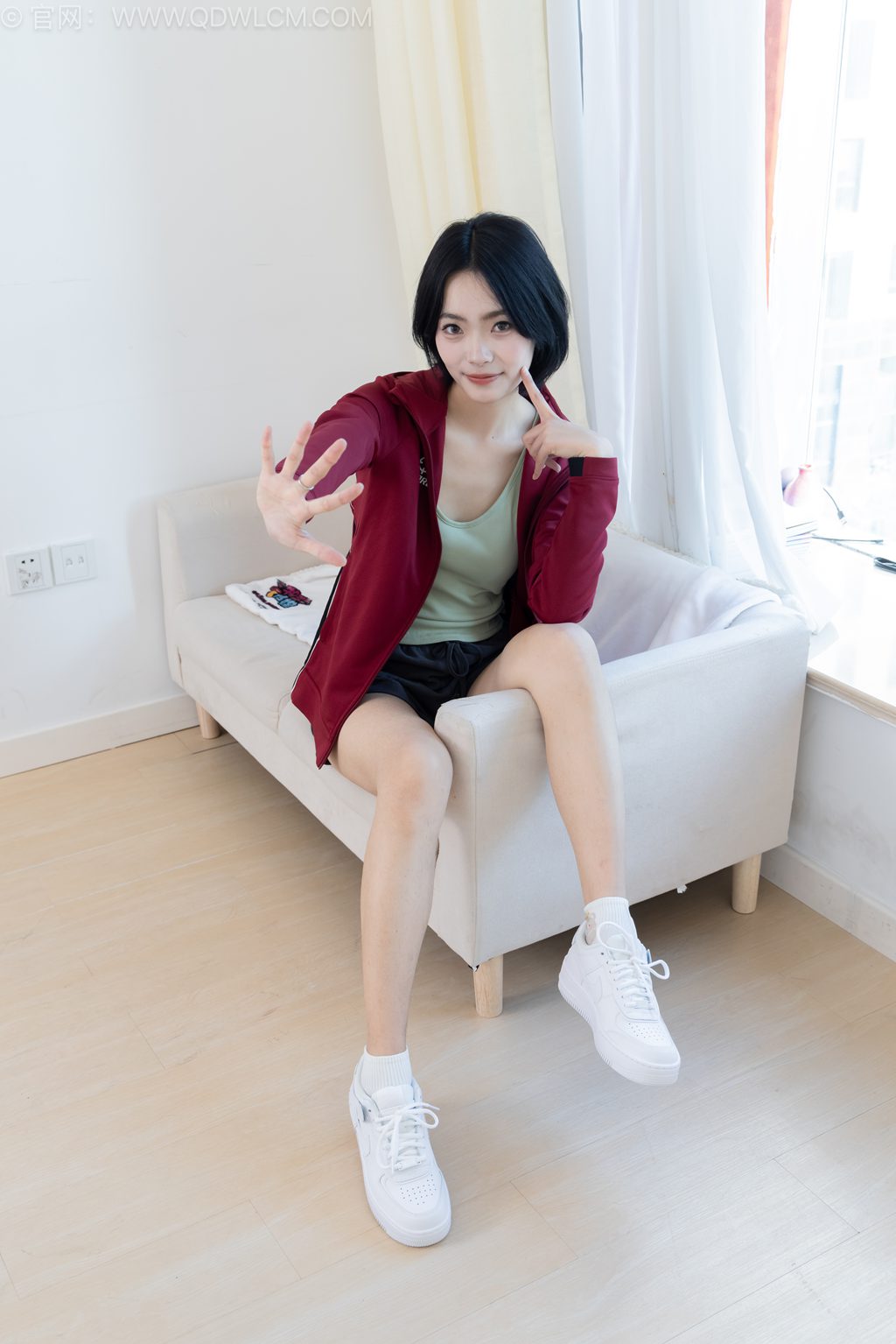 勿恋传媒 NO.2572 小爱-婆娑的树影 [151P/1V/3.32GB] 其它写真-第1张