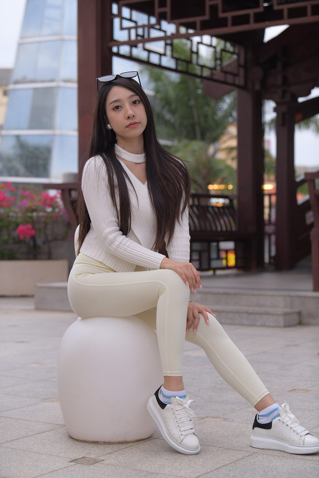 魔镜街拍 NO.268-精选街拍-一始街拍作品 – 白色瑜伽裤美女[607P/668MB] 其它写真-第1张