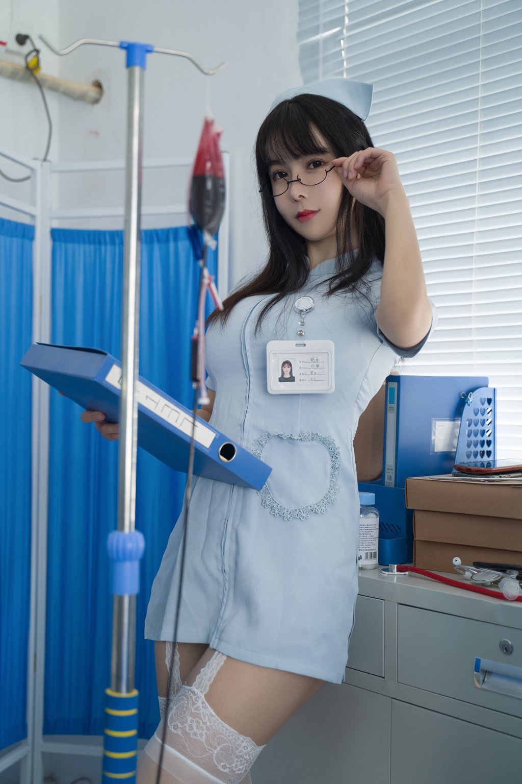 动漫Coser@亚马逊鲶鱼 新人看护师 [120P/1.01G] 网红写真-第1张