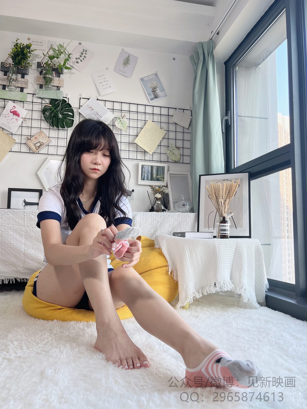 [觅芙少女] 早期套图视频系列 第五期 草莓小姐姐 粉衣热裤黑白凉鞋[247P/2V/8.63GB] 年费专享-第1张