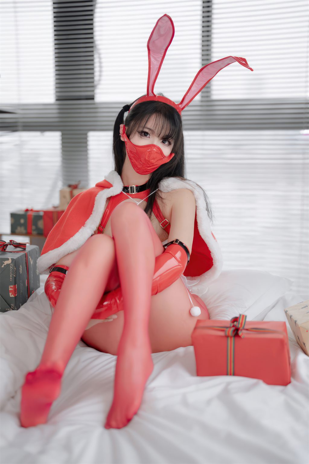 动漫Coser@轩萧 圣诞红丝兔女郎[45P-1V-729.6M] 网红写真-第1张