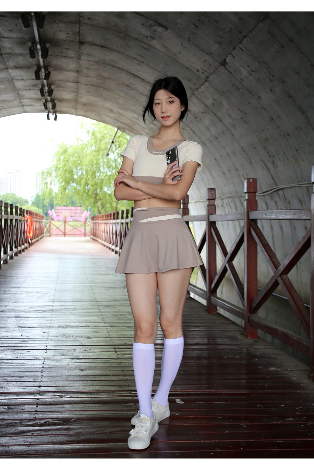 [爱月下] NO.094 秀秀~【桥洞求生】猜猜今天为什么在桥洞拍的？（无印照片版）[110P/1.93GB] 年费专享-第1张