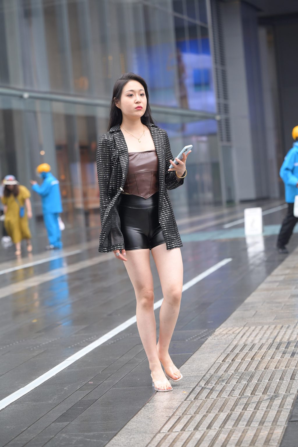 魔镜街拍 NO.224-精选街拍-不吃鸡蛋街拍作品 – 有你的城市，下雨也美丽[1470P/1.74GB] 其它写真-第1张