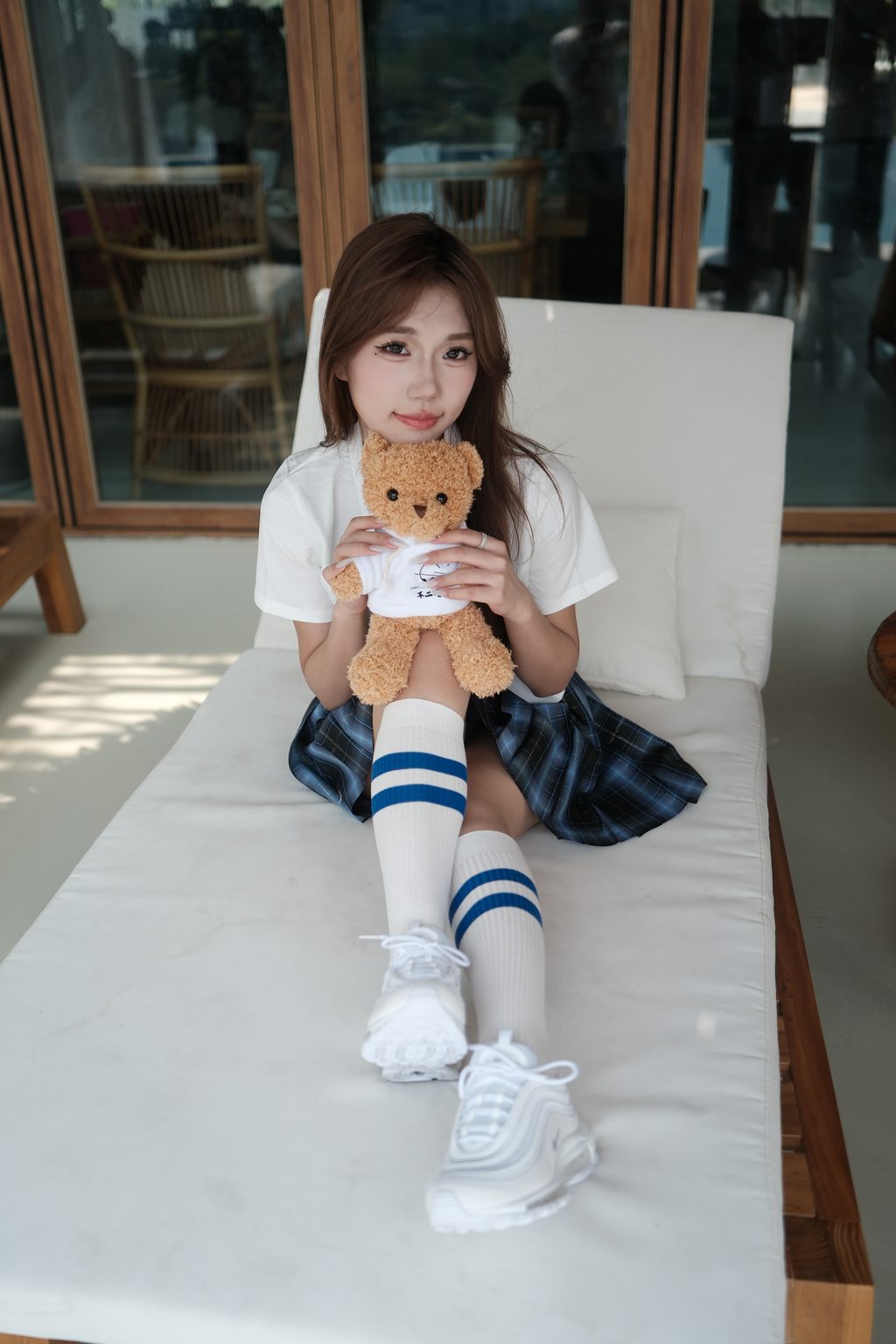 淼水映像@黄悦领-羊羊的蓝黑组合1：蓝色格JK裙白袜泳池 [185P/8V/10.36GB] 年费专享-第4张