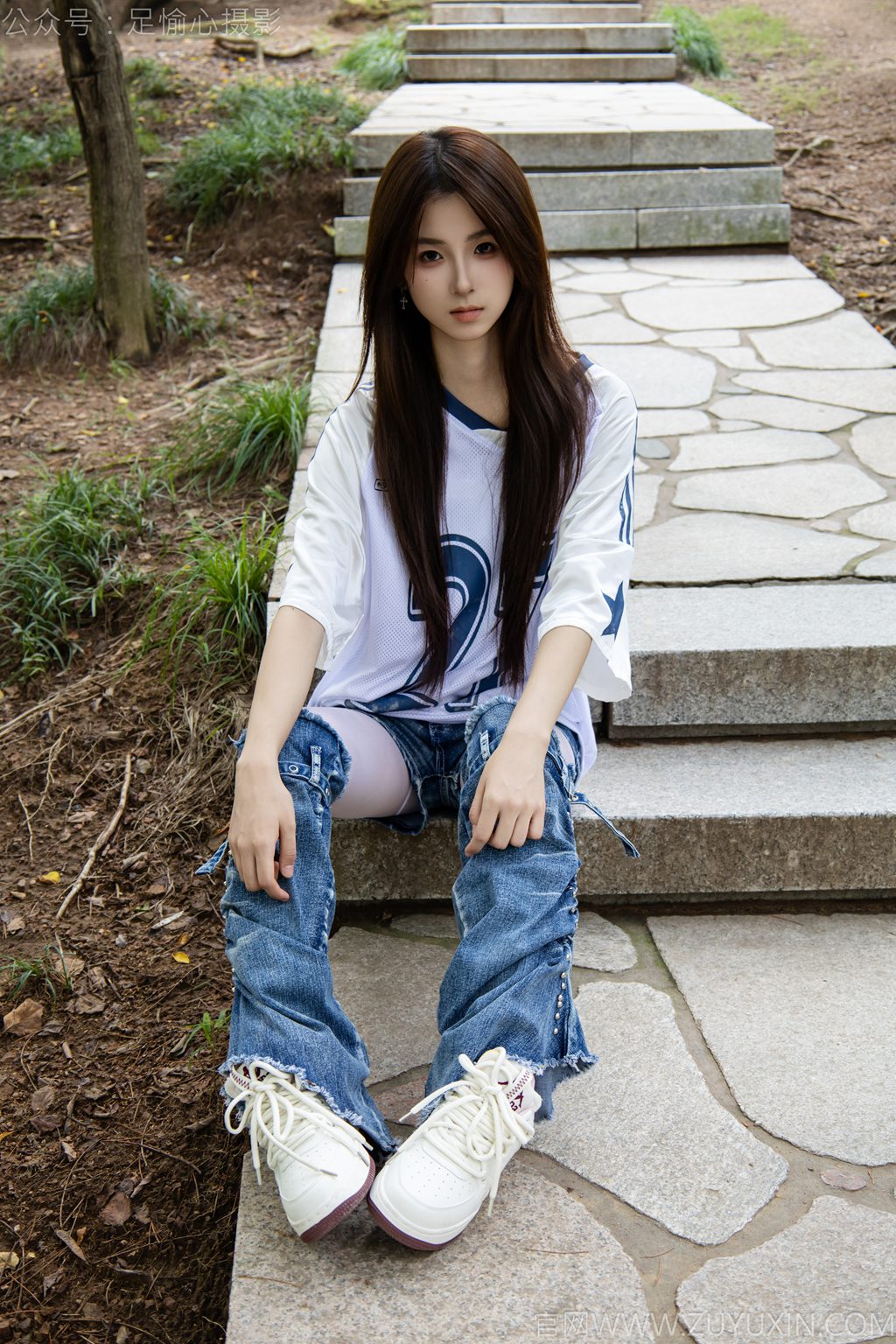 [足愉心摄影] NO.073 模特小瑶（搭配：白色体恤、牛仔短裤、牛仔腿套、白色丝袜、白色棉袜、板鞋（完整版）[120P/2V/13.7G] 年费专享-第4张