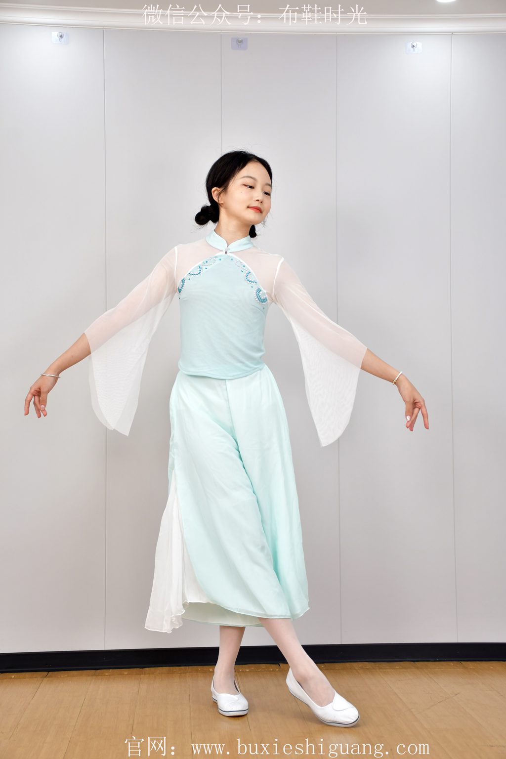 布鞋时光 NO.262 双双~【青纱素履】雅姿裁软雾，素履衬春纱，袖底藏云。（花絮版）[96P/1V/5.87GB] 布鞋时光-第3张