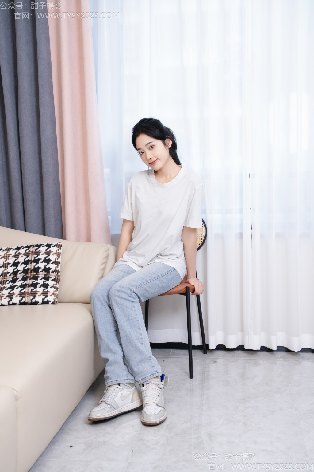 [甜予摄影] NO.239 啾啾-板鞋、花点白棉袜、裸足（完整版）[128P/2V/9.53G] 年费专享-第3张