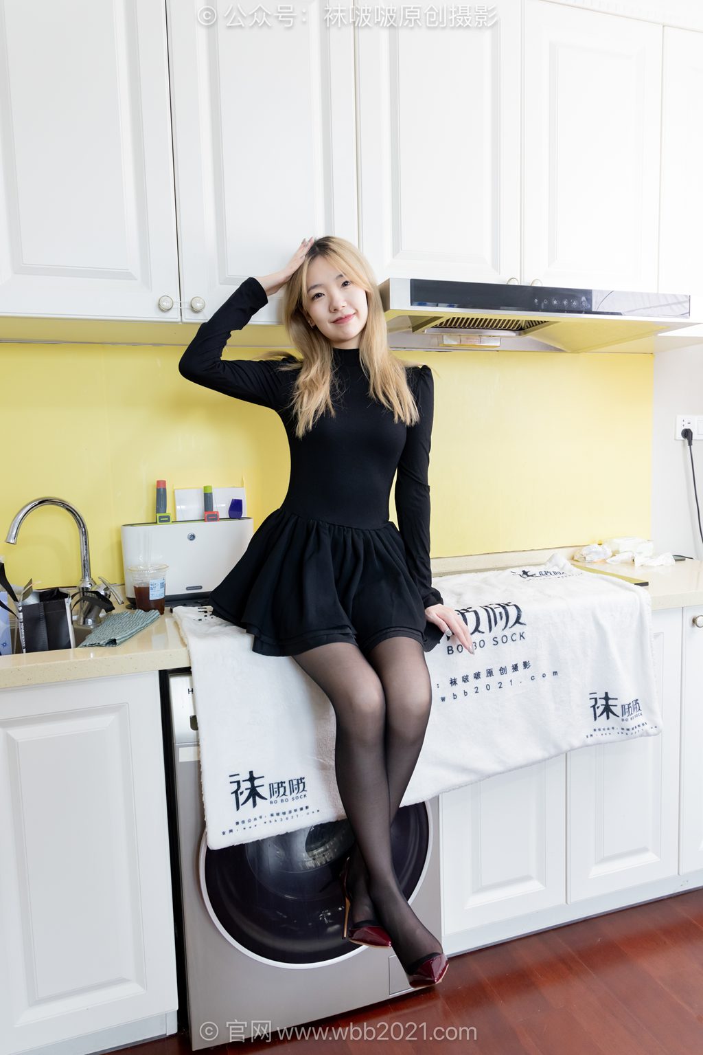 [BoBoSocks袜啵啵] NO.632 小甜豆-高跟鞋、薄嘿丝、丝袜淋满精油搓脚剧情 [173P/1V/7.32GB] 年费专享-第3张