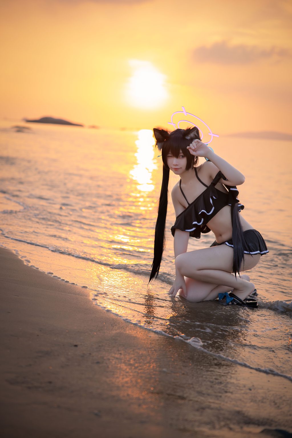 动漫博主@G44不会受伤 碧蓝档案 黑见芹香泳装[20P-127M] 网红写真-第3张