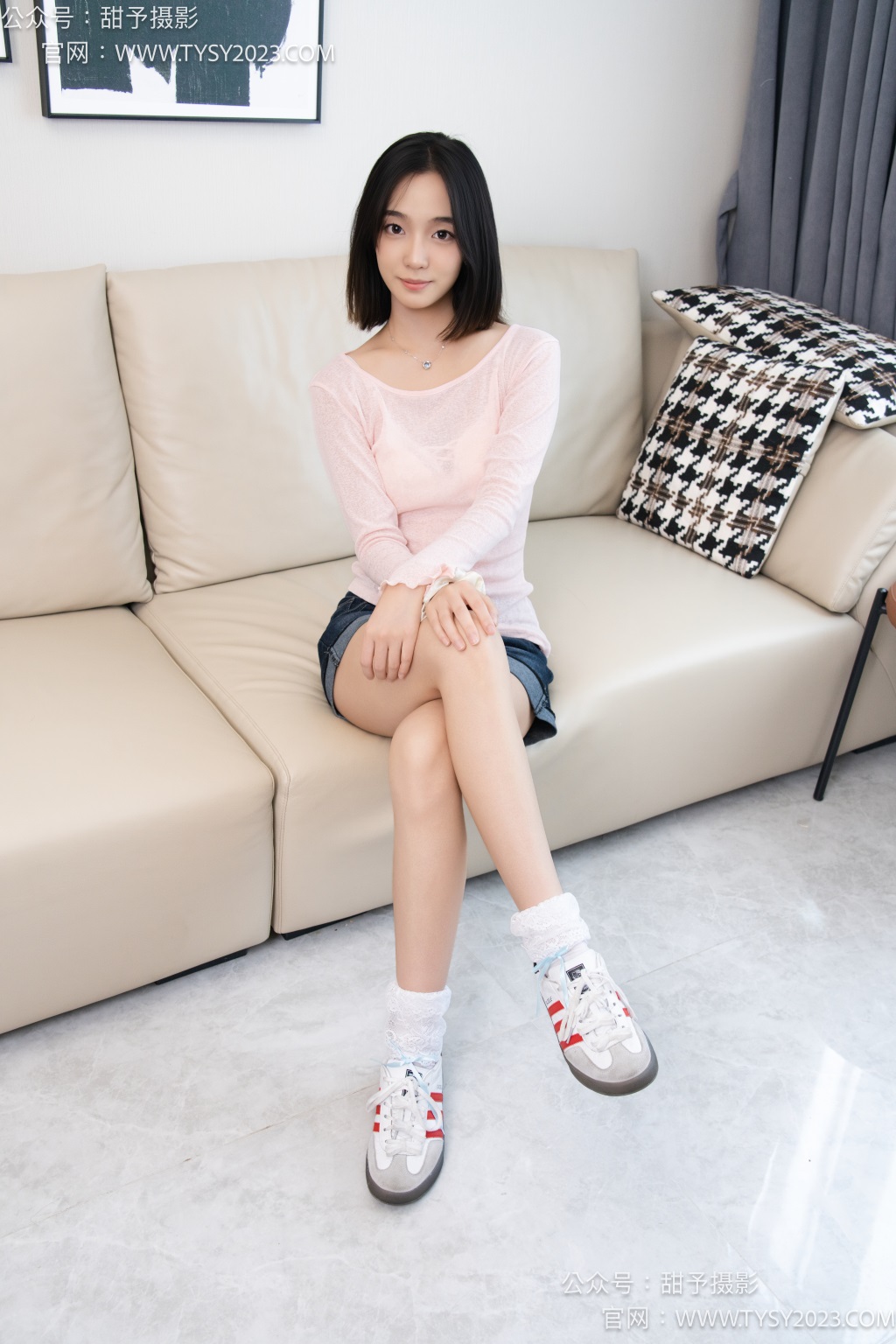 [甜予摄影] NO.251 果冻-运动鞋、白棉袜、裸足（完整版）[132P/2V/10.81G] 年费专享-第3张