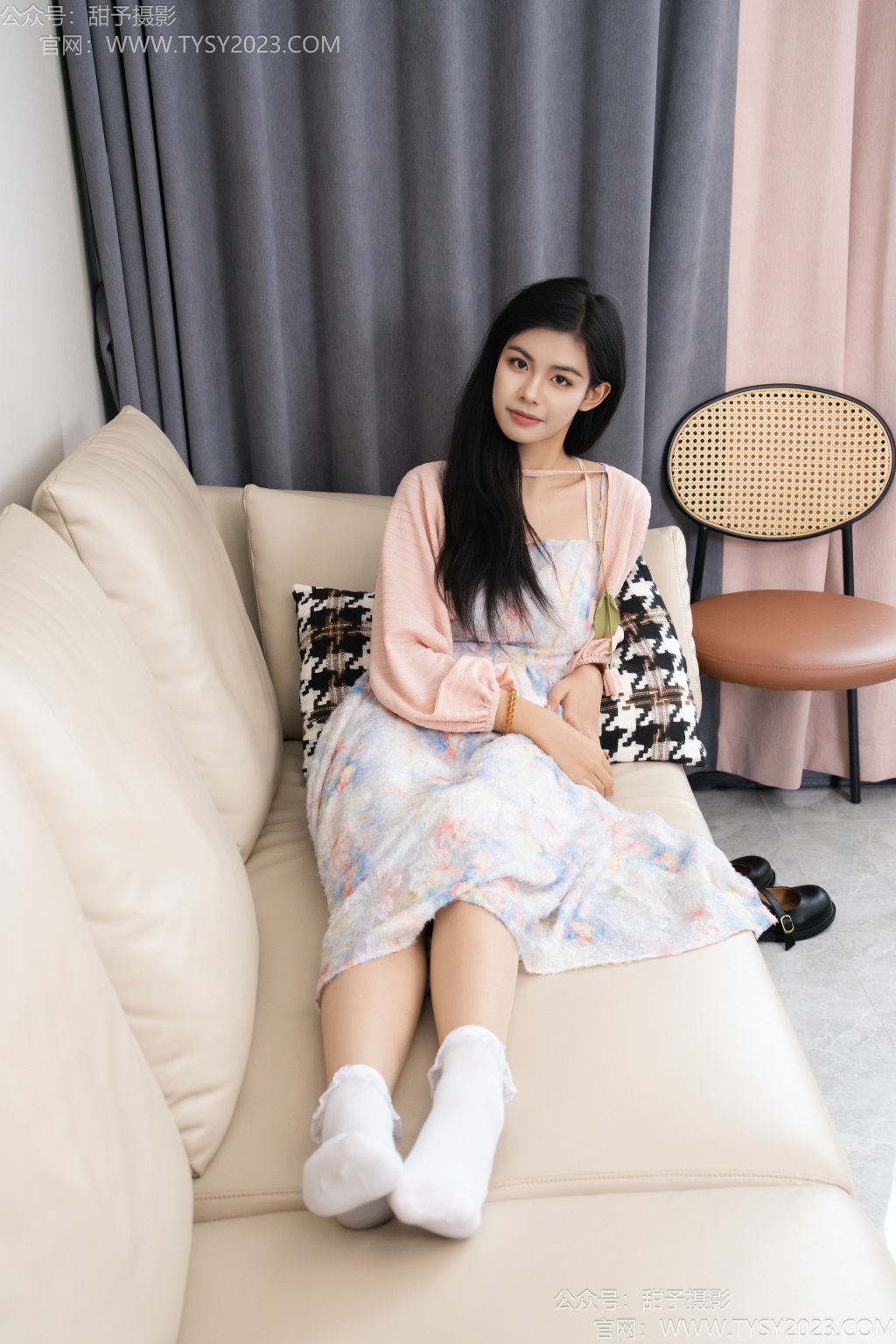 [甜予摄影] NO.229 荔枝-皮鞋、白棉袜、薄肉丝（脚尖加固）（完整版）[120P/2V/9.20G] 年费专享-第2张