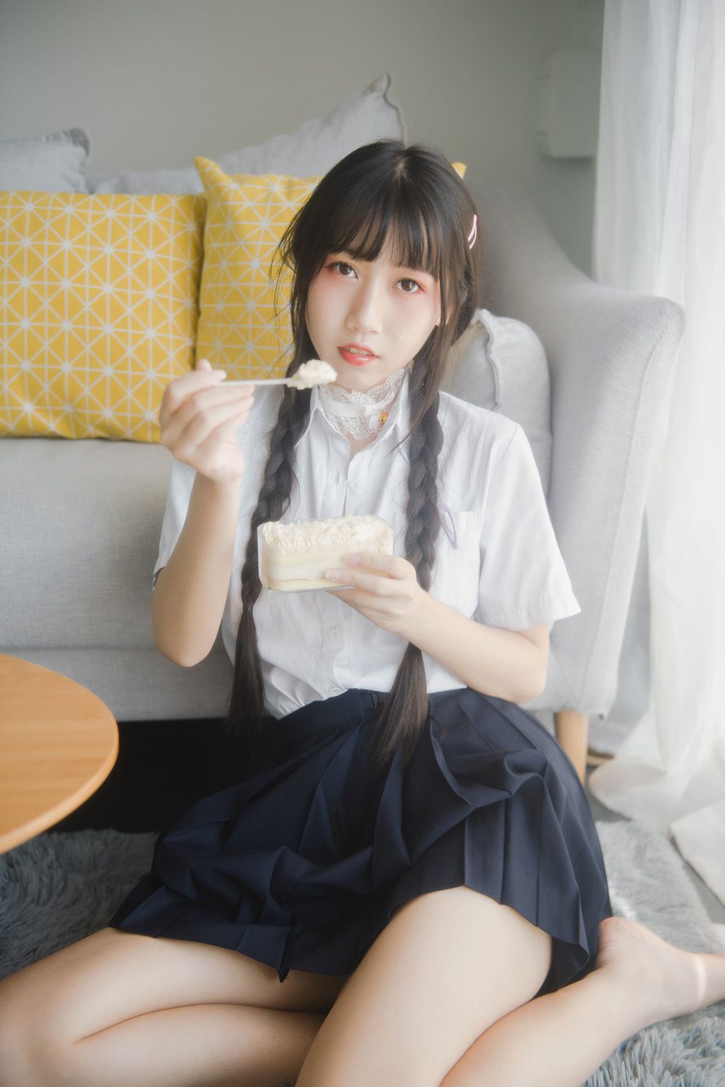 动漫博主@不呆猫 奶油少女 [80P4V-107MB] 网红写真-第2张