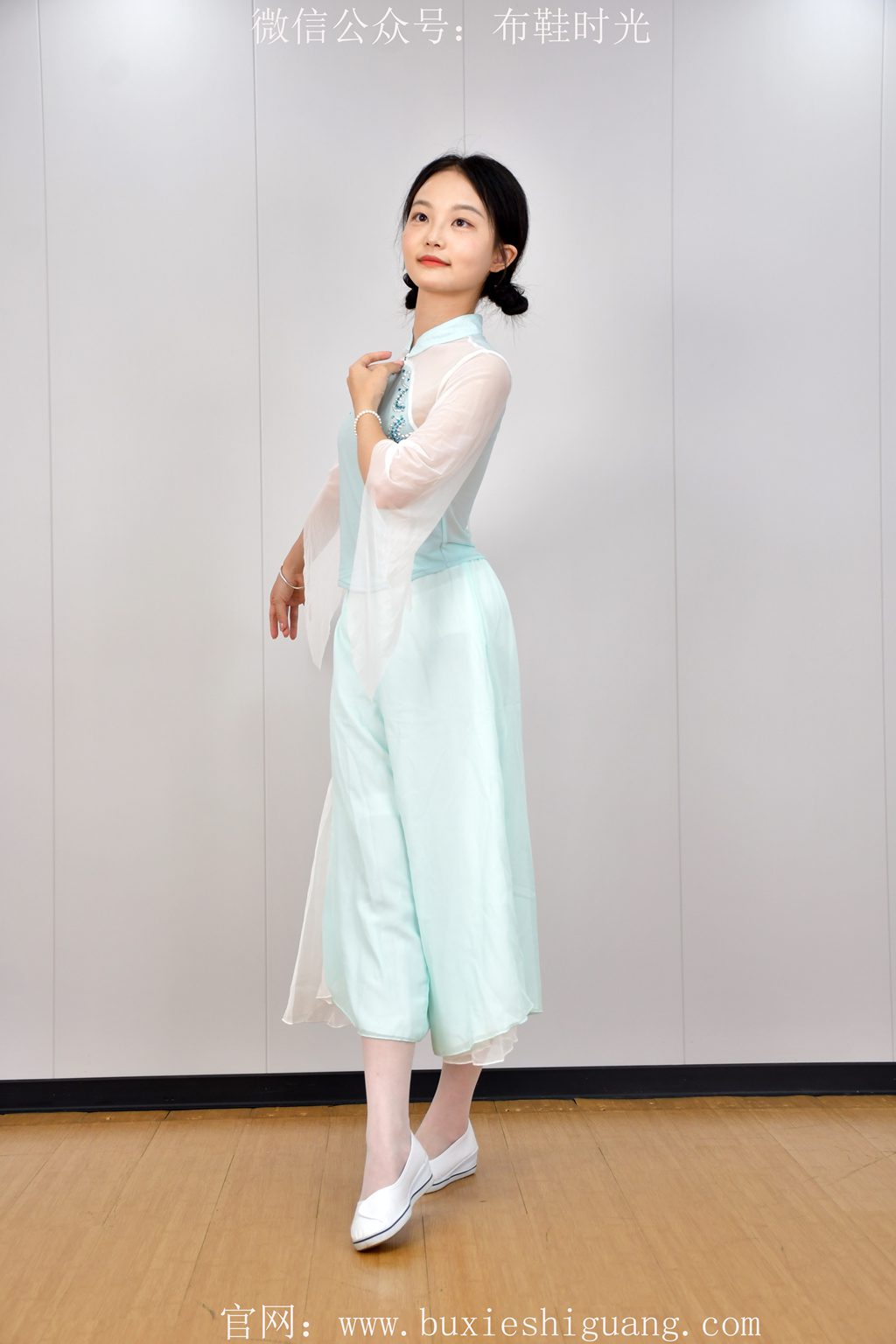 布鞋时光 NO.262 双双~【青纱素履】雅姿裁软雾，素履衬春纱，袖底藏云。（花絮版）[96P/1V/5.87GB] 布鞋时光-第2张