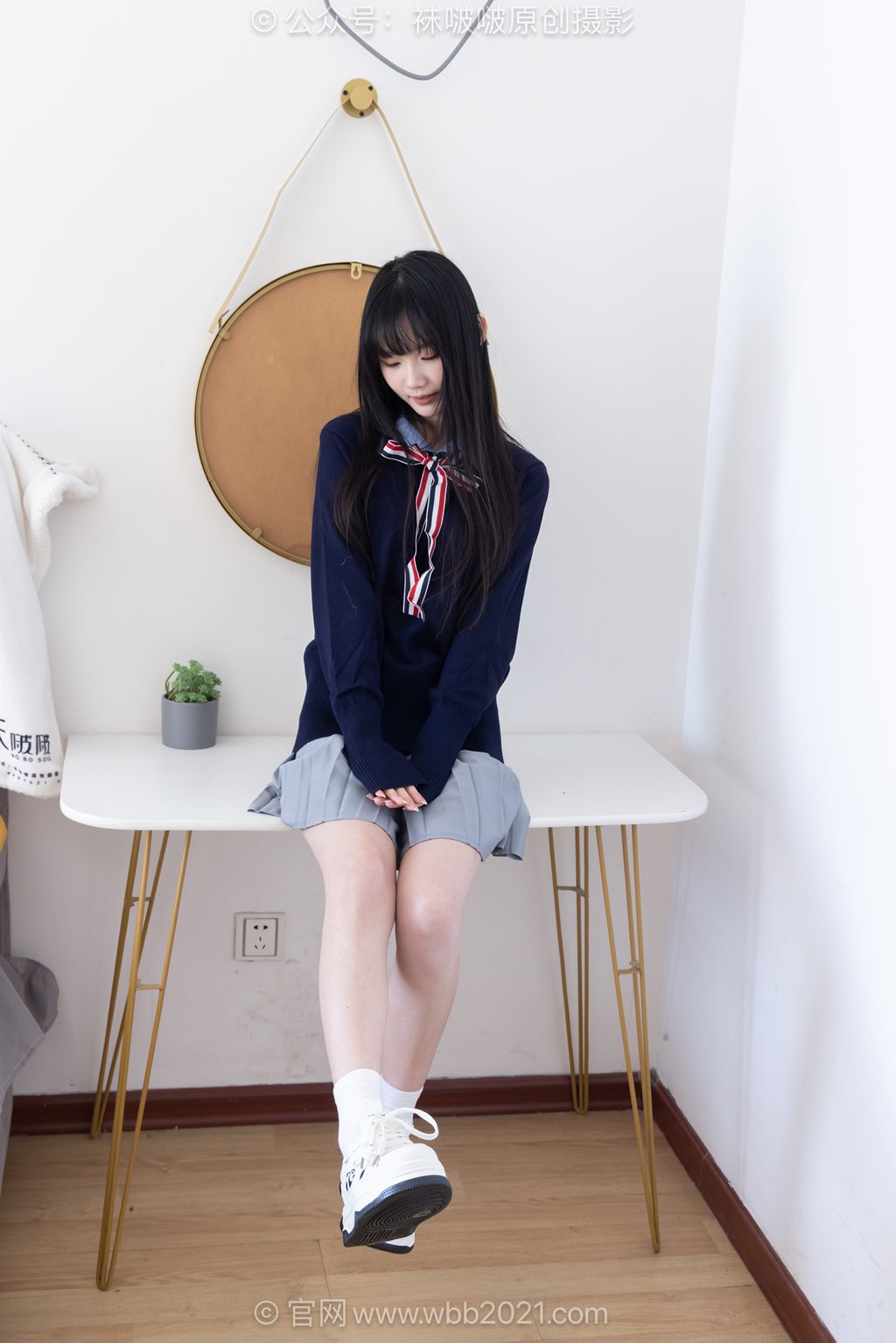 [BoBoSocks袜啵啵] NO.635 甜甜圈-板鞋、白棉袜、裸足、学苑风 [186P/1V/5.90GB] 年费专享-第2张