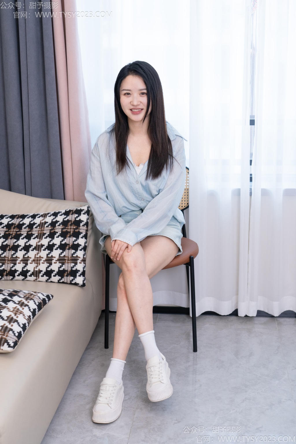 甜予摄影 NO.244 澜澜-板鞋、白棉袜、裸足（完整版）[129P/2V/9.52G] 年费专享-第2张
