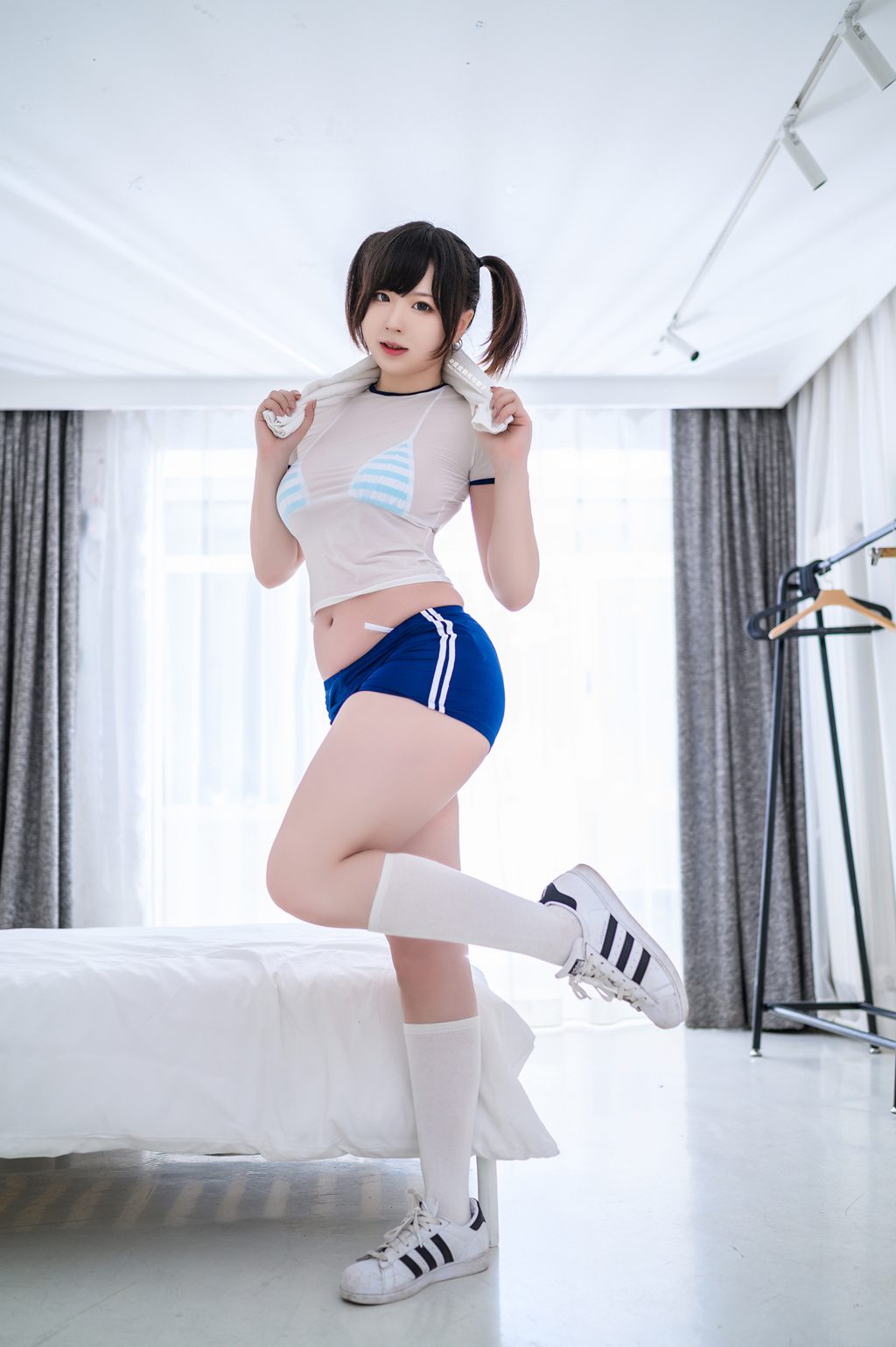 微博人气博主@皮皮奶可可爱了-透视体操服 [50P-338MB] 网红写真-第2张