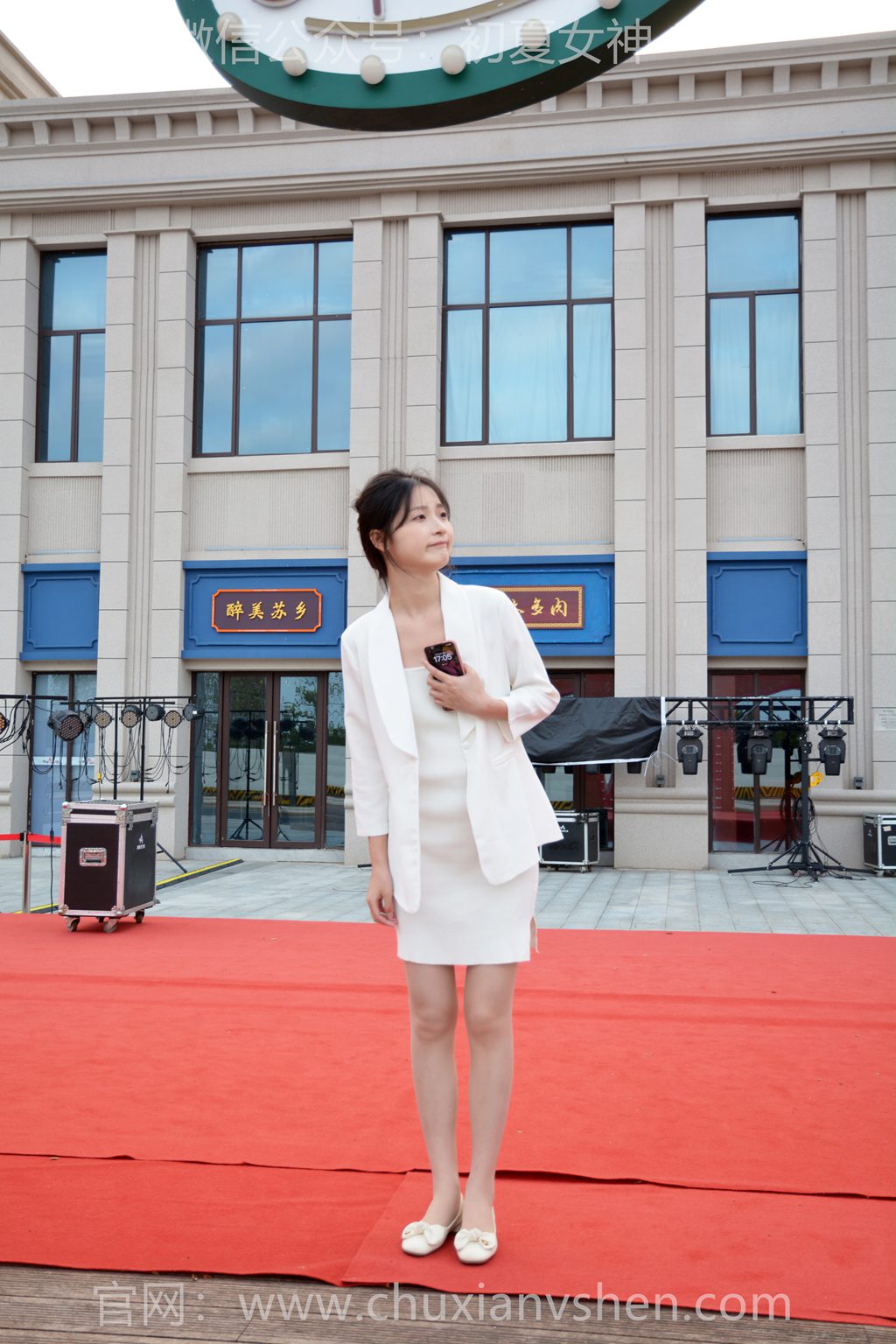 [初夏女神] NO.313 安妮~【纯净如雪】一刚一柔，恰到好处，让你既拥有职场的干练，又不失女性的柔美。[100P/1V/4.01GB] 其它写真-第2张