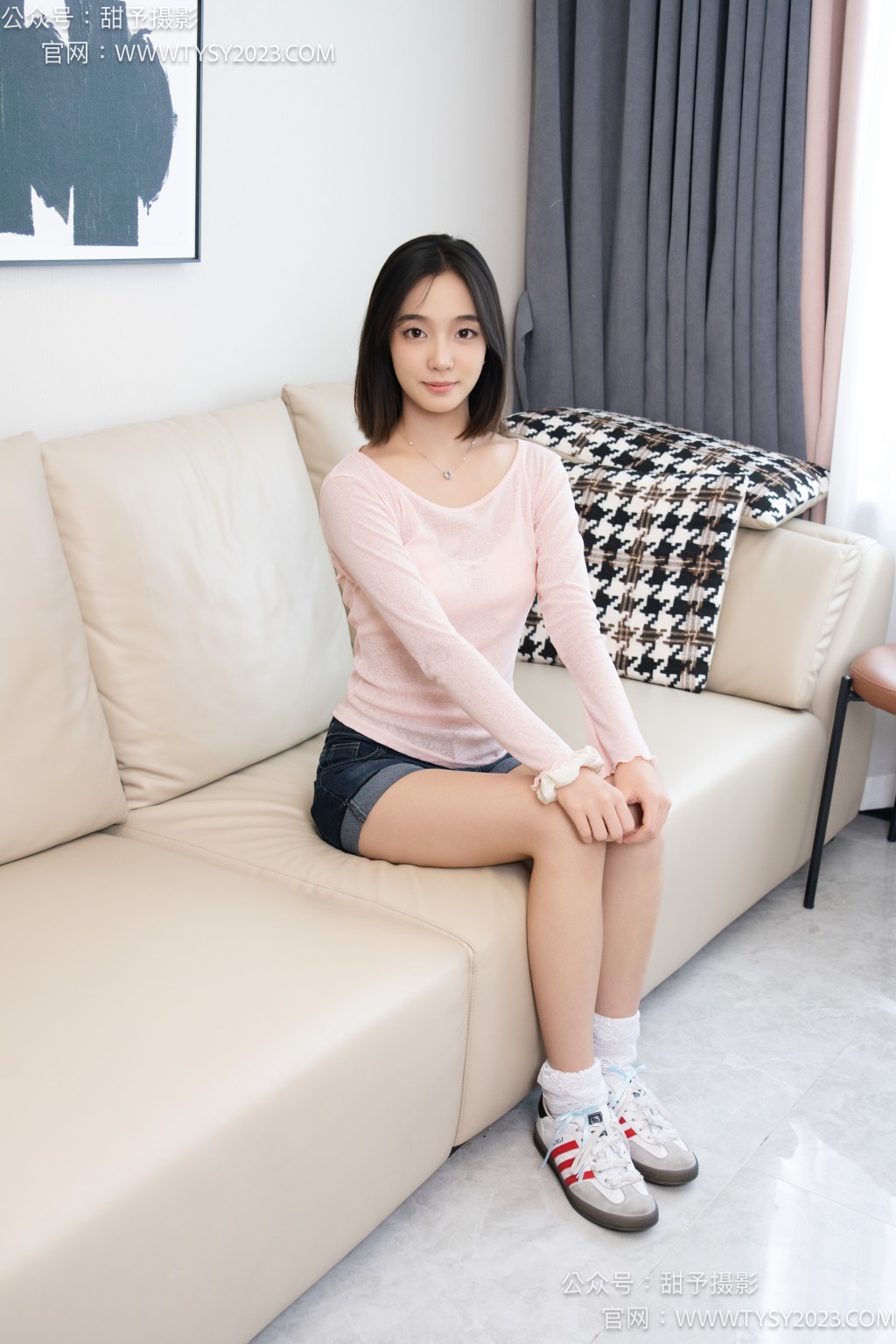 [甜予摄影] NO.251 果冻-运动鞋、白棉袜、裸足（完整版）[132P/2V/10.81G] 年费专享-第2张