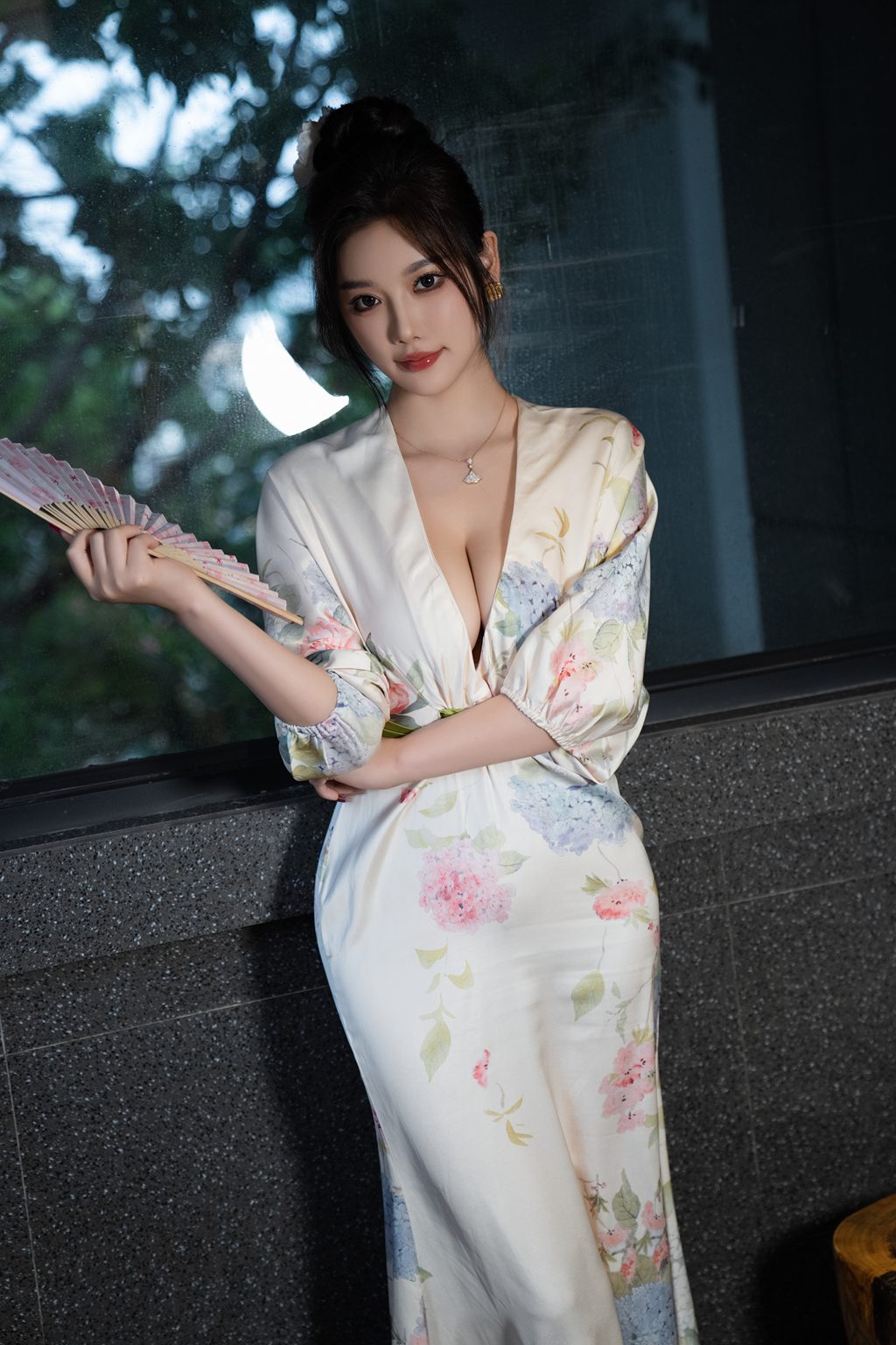 秀人模特@杨晨晨 – 内购无水印 红色情趣 [110P/1.75GB] 年费专享-第1张