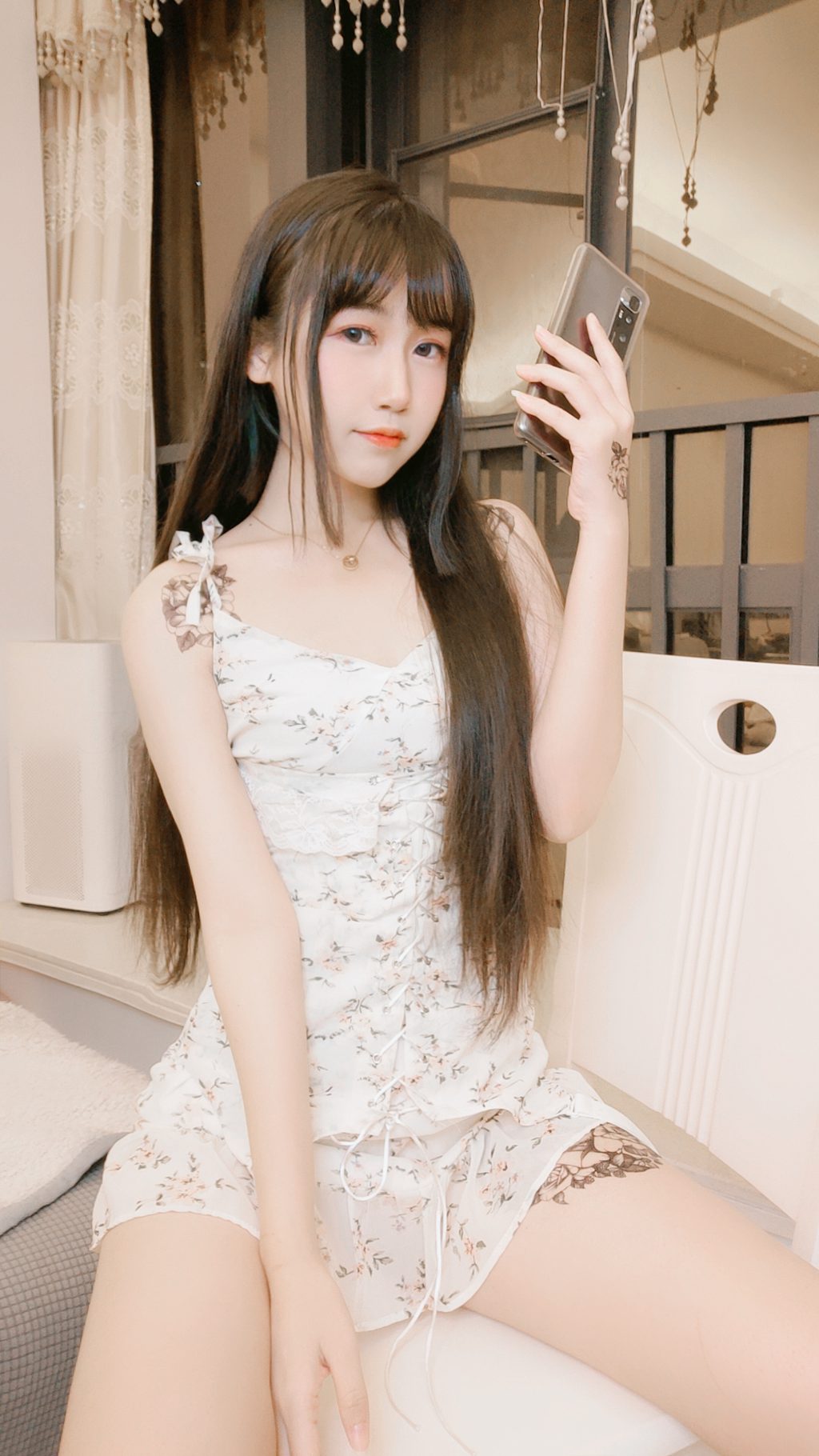 动漫博主@不呆猫 温柔风连衣裙 [15P-18MB] 网红写真-第1张